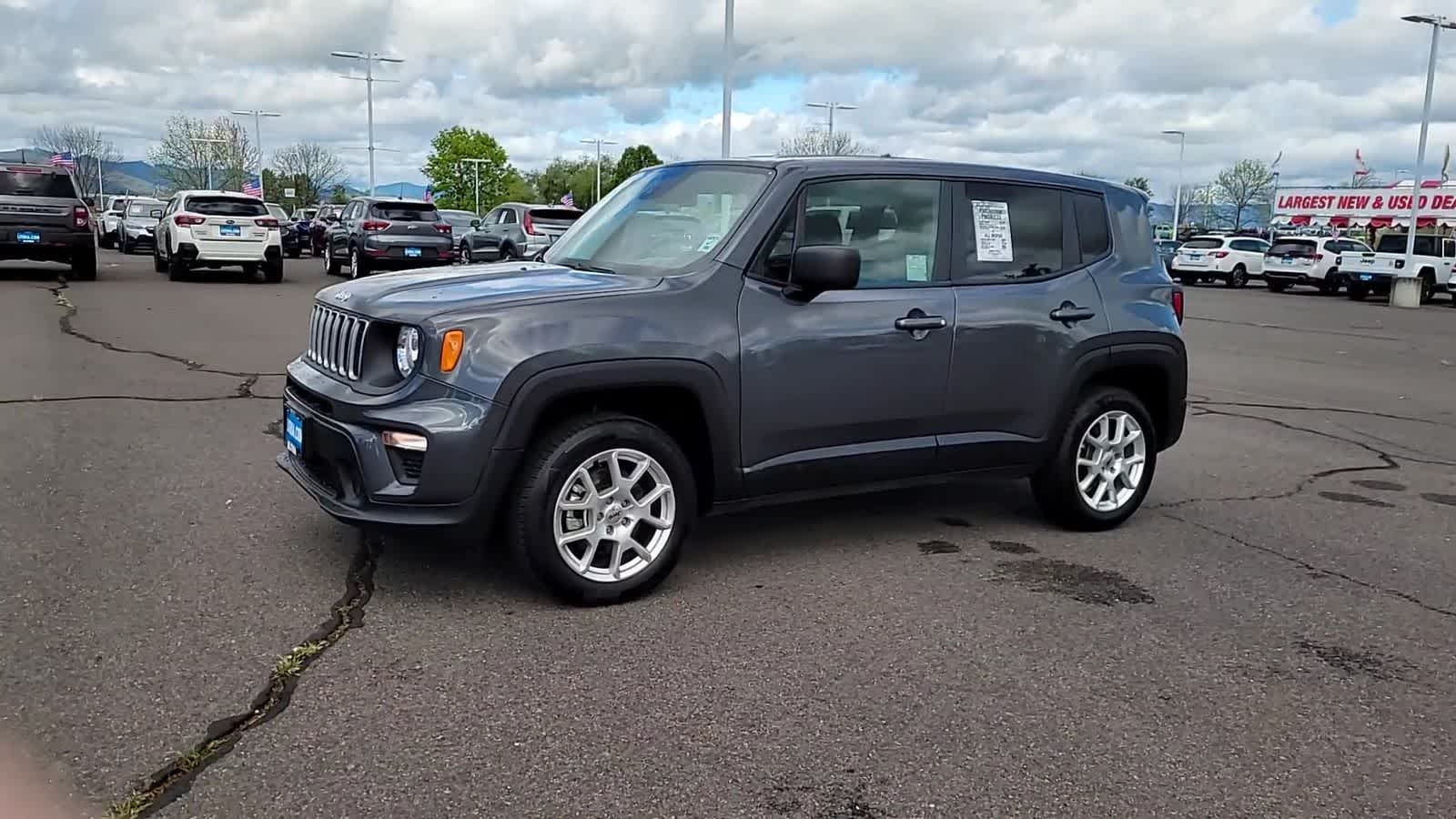 View vehicle photo 4