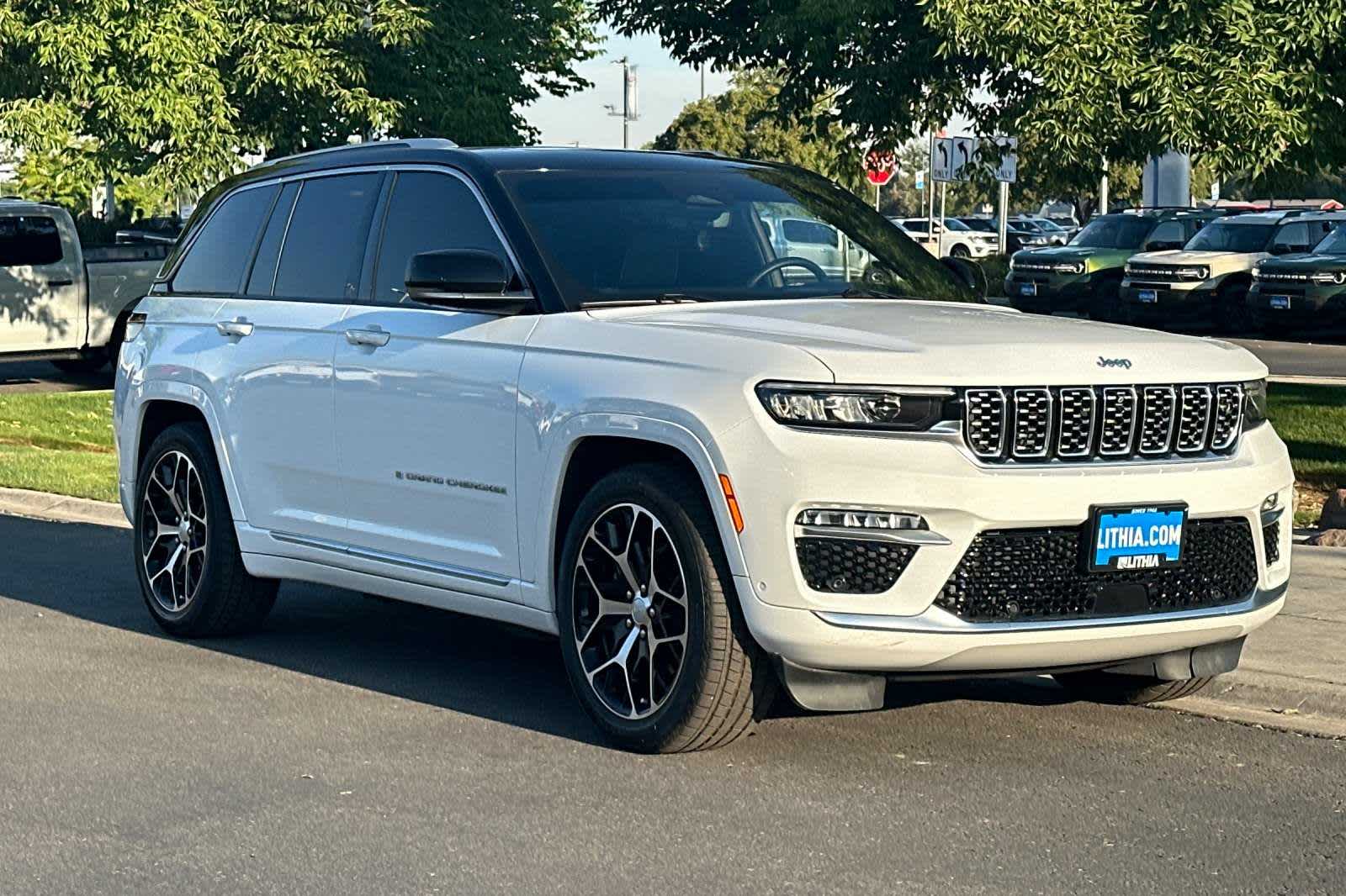 2023 Jeep Grand Cherokee 4xe Summit Reserve 9