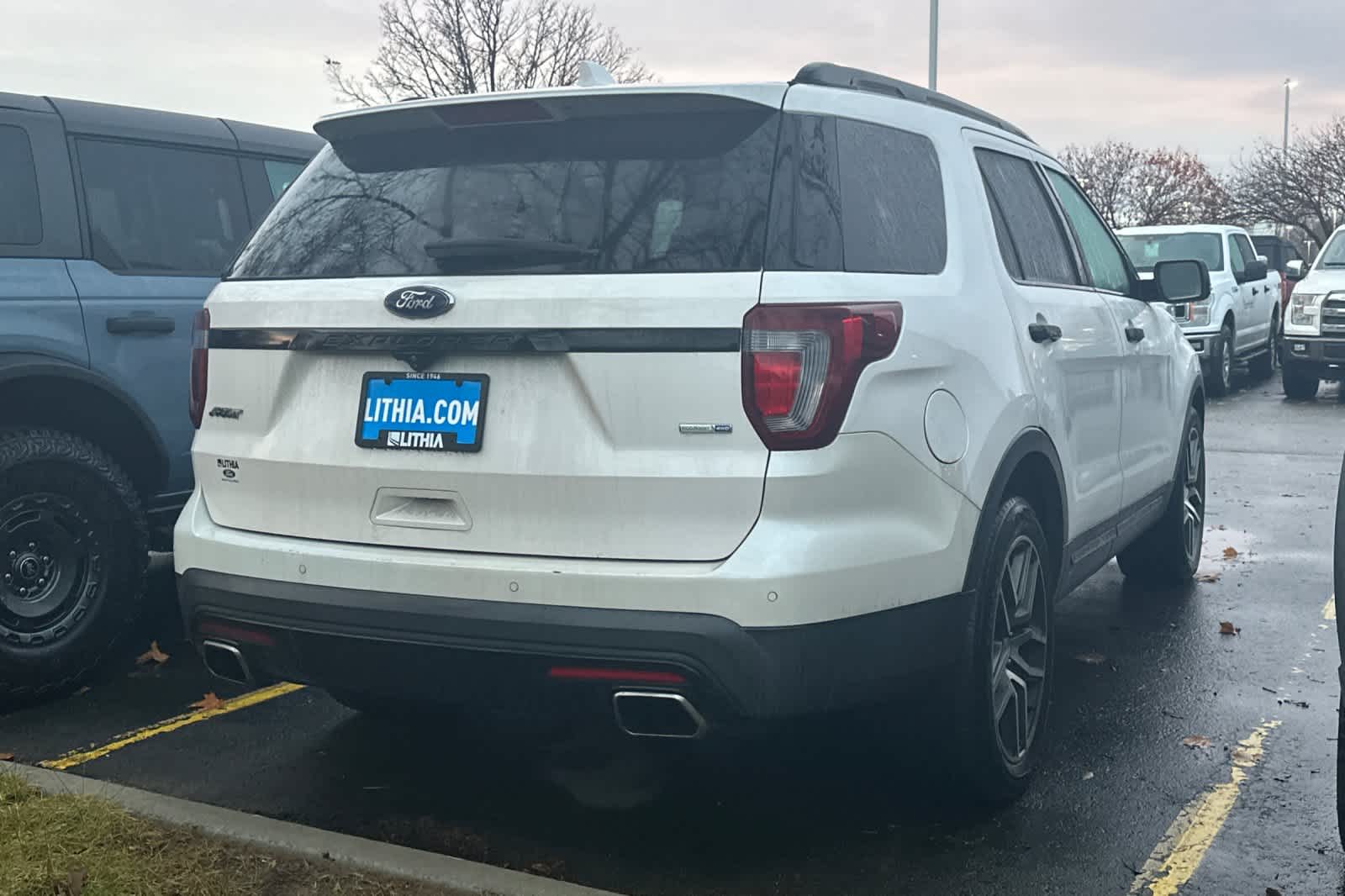 2017 Ford Explorer Sport 2