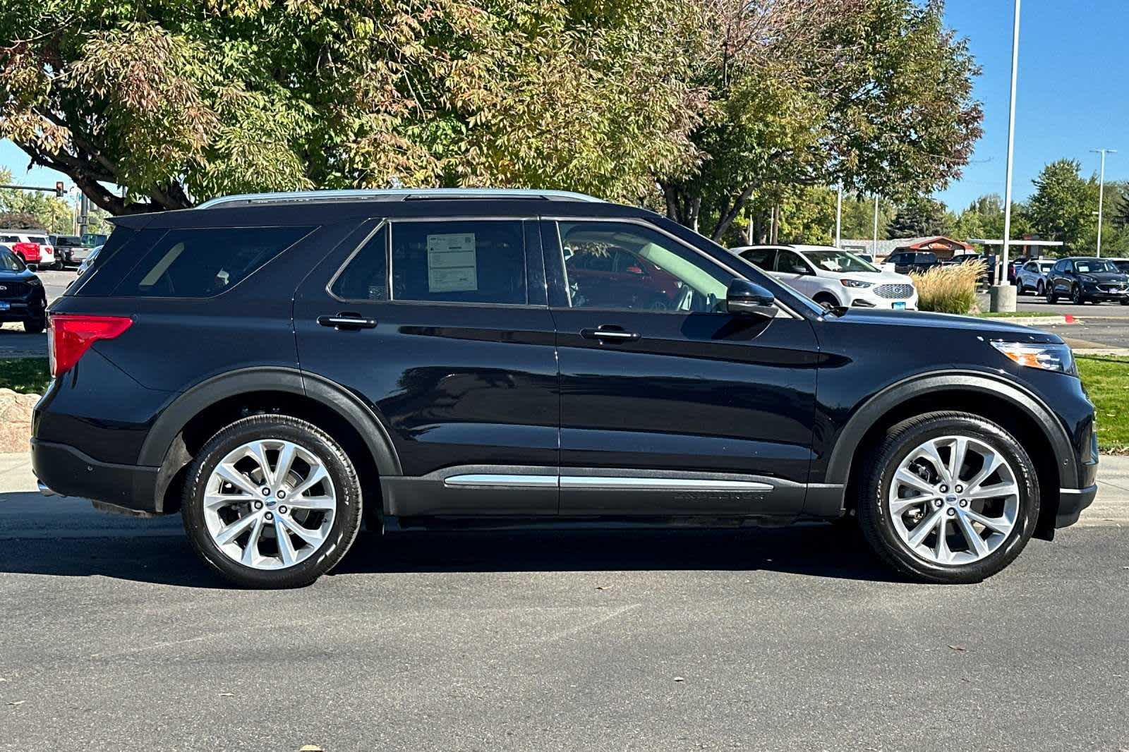 2021 Ford Explorer Platinum 2