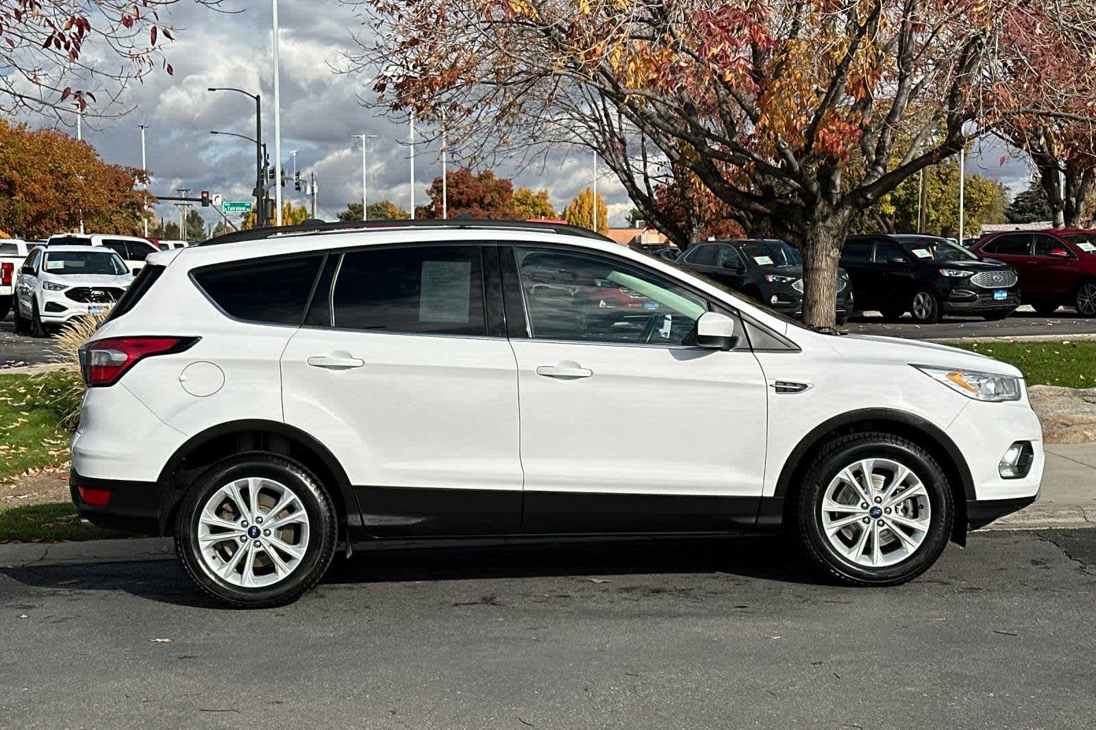 2017 Ford Escape SE 8