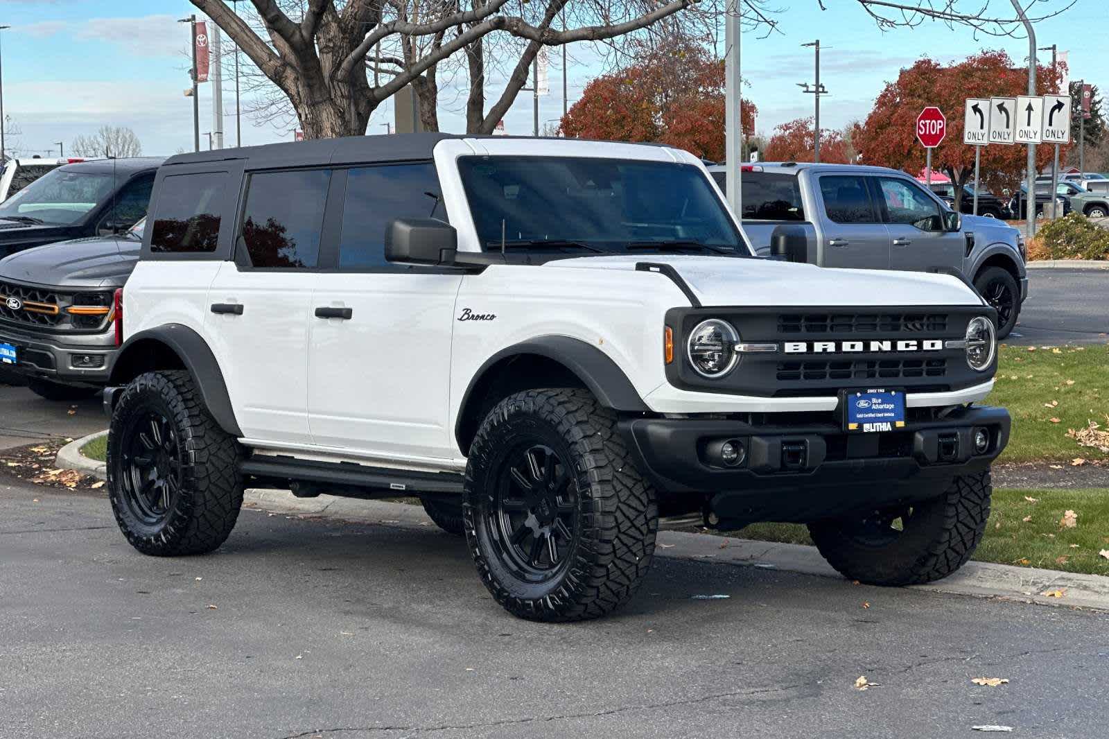 2023 Ford Bronco Black Diamond 9