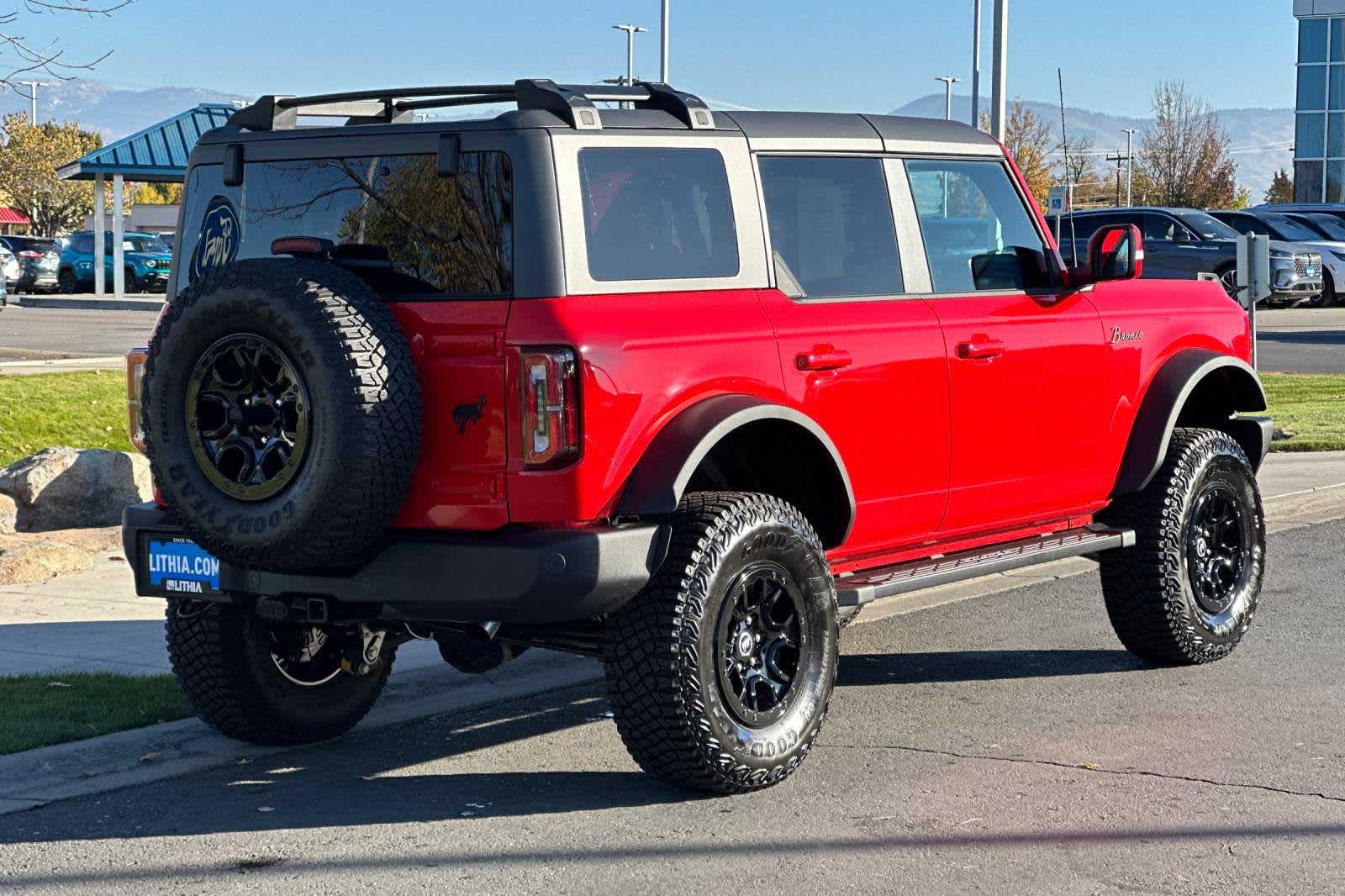 2024 Ford Bronco Outer Banks 2