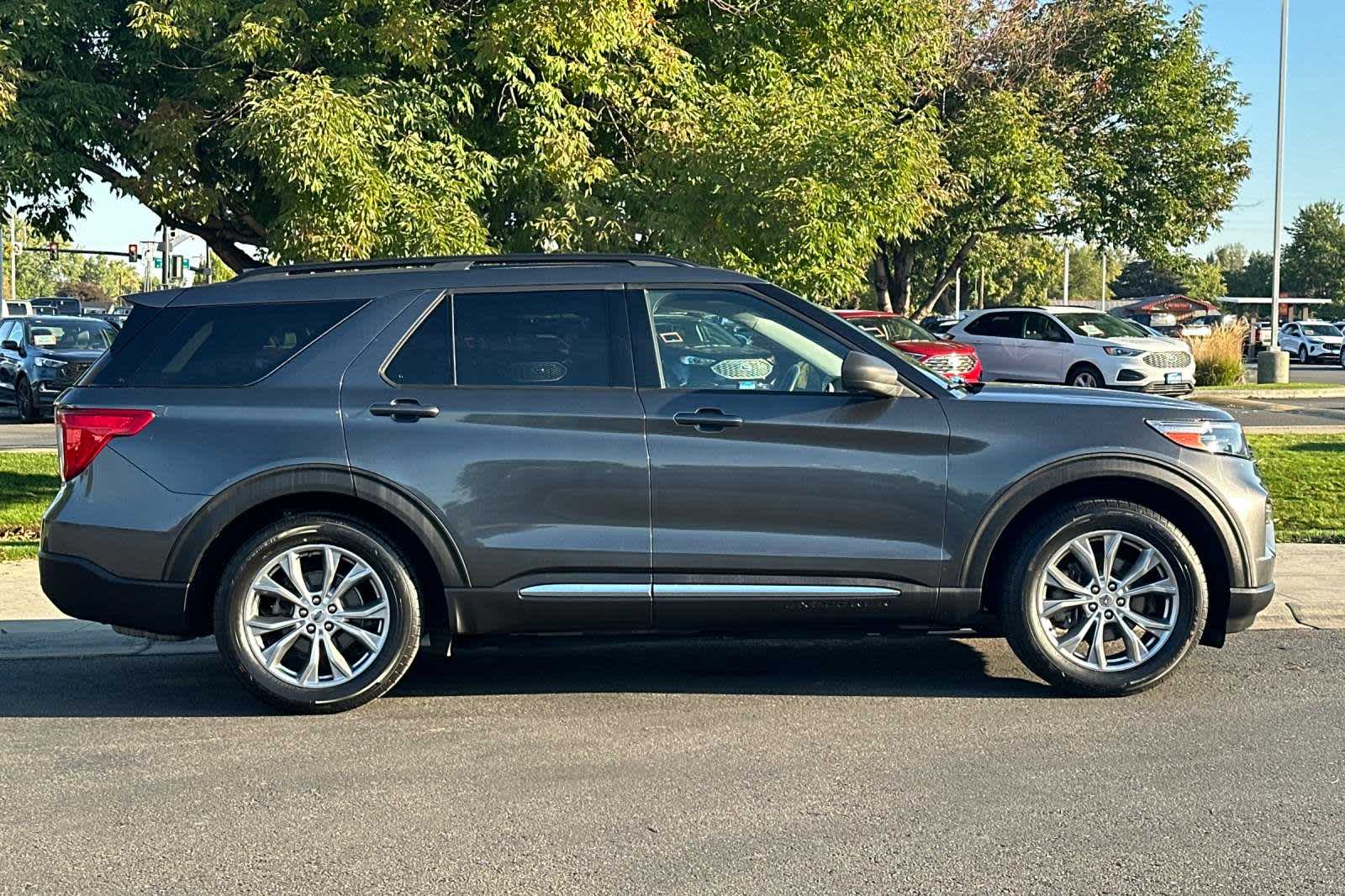 2020 Ford Explorer XLT 8