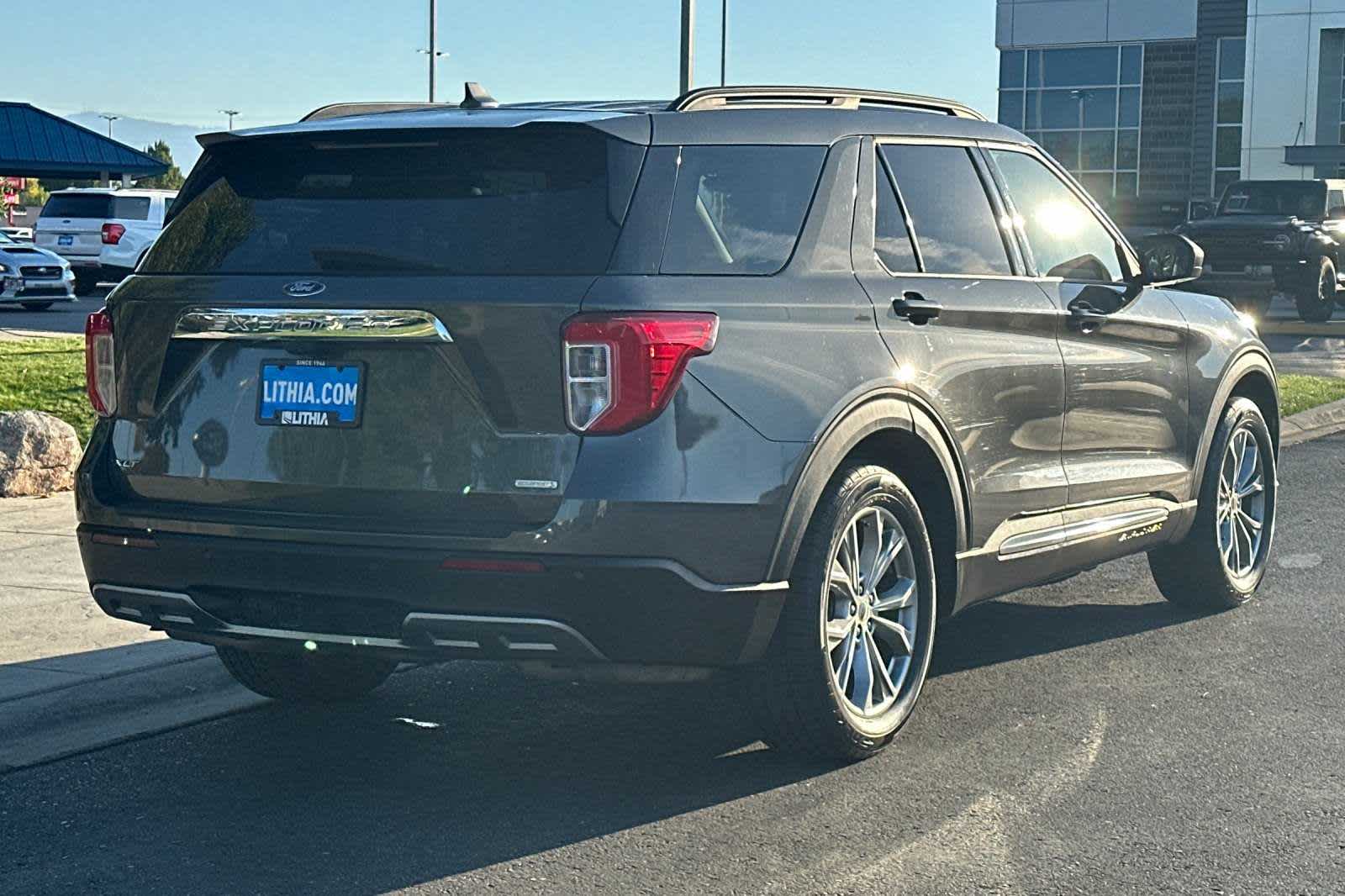 2020 Ford Explorer XLT 2