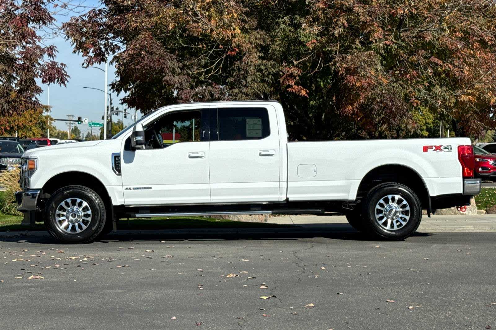 2022 Ford Super Duty F-250 SRW LARIAT 4WD Crew Cab 8 Box 5