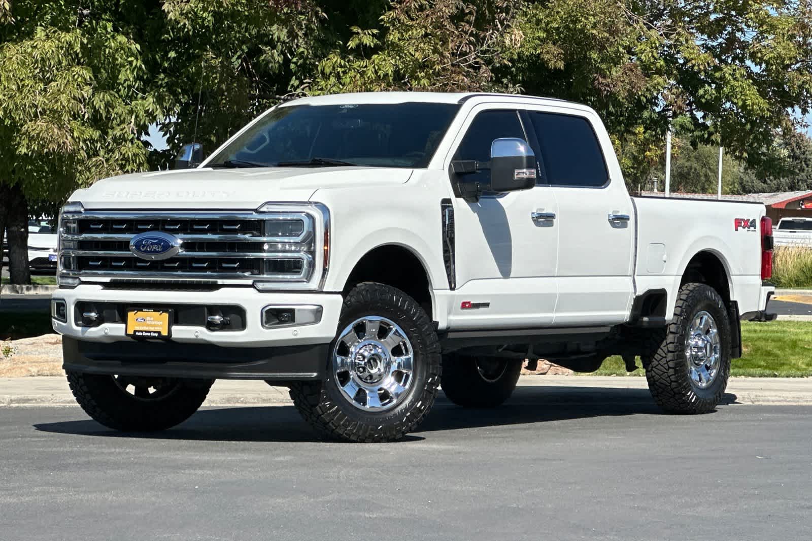 Star White Metallic Tri-Coat 2024 Ford F-350 Super Duty Pickup Truck Four-Wheel Drive Automatic
