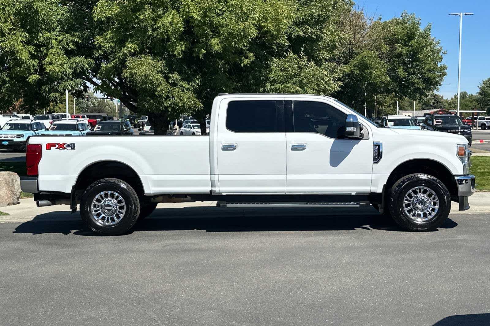 2022 Ford Super Duty F-350 SRW XLT 4WD Crew Cab 8 Box 8