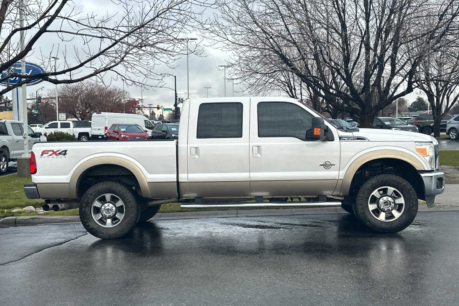 2012 Ford Super Duty F-350 SRW Lariat 4WD Crew Cab 156 8