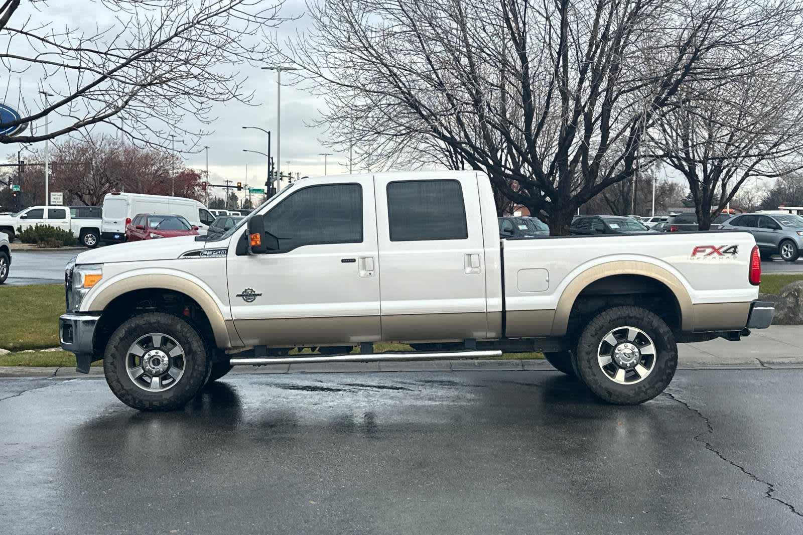 2012 Ford Super Duty F-350 SRW Lariat 4WD Crew Cab 156 5