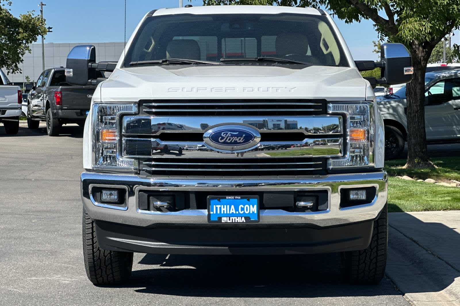 2018 Ford Super Duty F-350 SRW LARIAT 4WD Crew Cab 6.75 Box 10