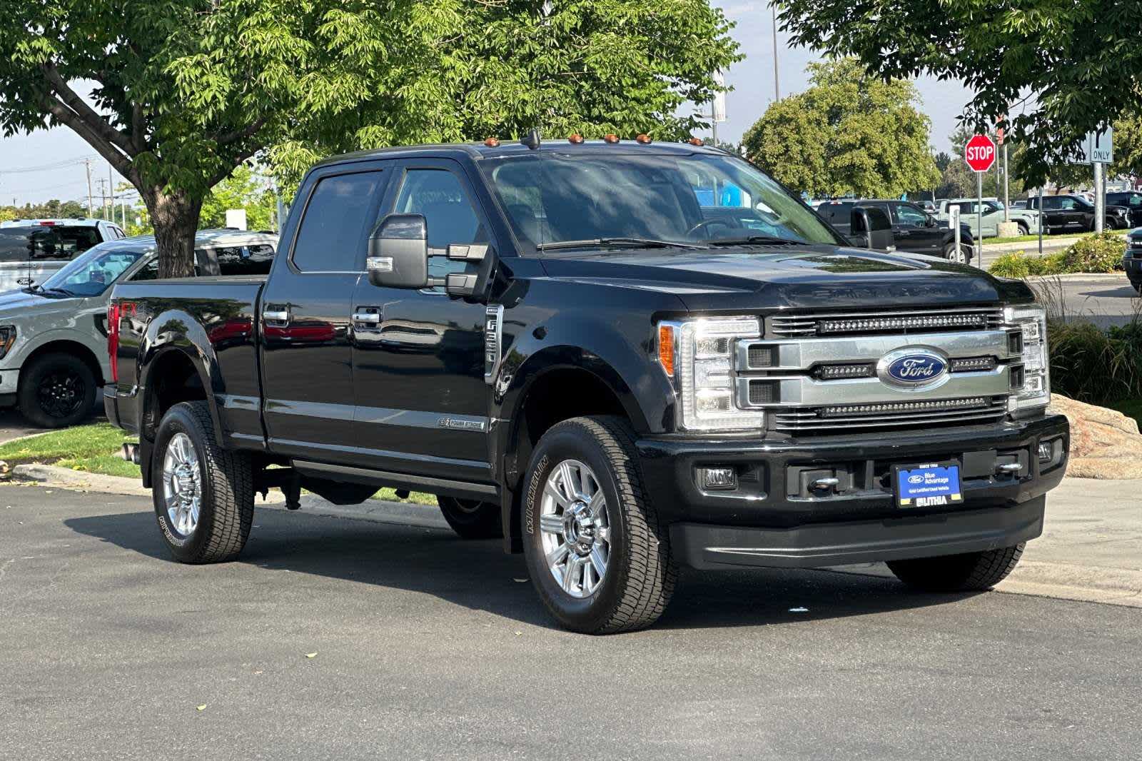 2019 Ford Super Duty F-350 SRW Limited 4WD Crew Cab 6.75 Box 9