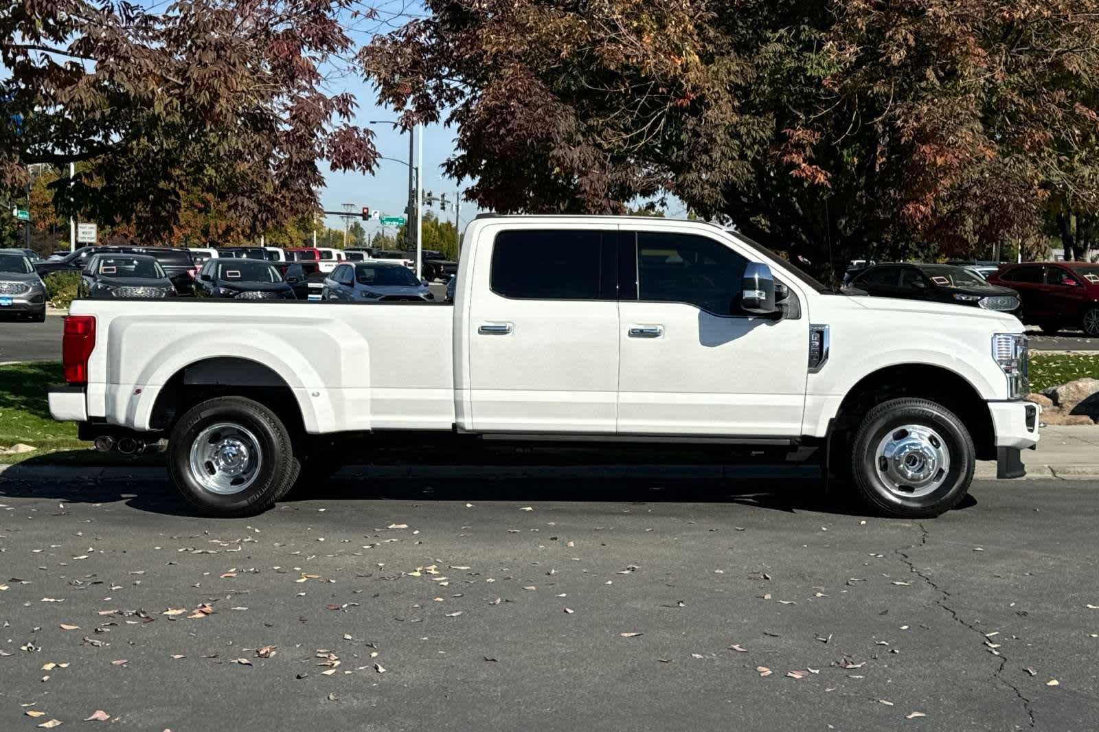 2022 Ford Super Duty F-350 DRW Platinum 4WD Crew Cab 8 Box 8