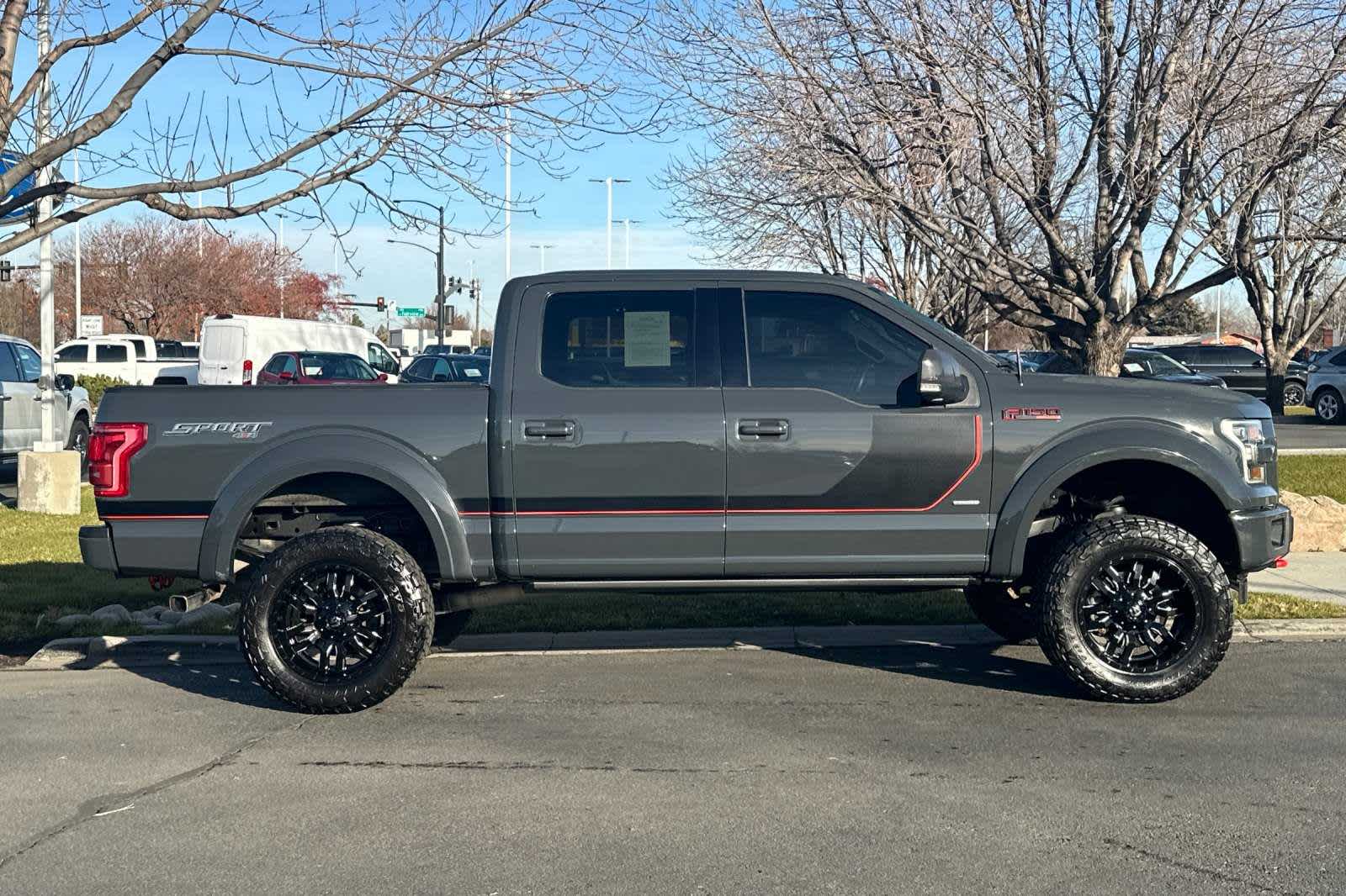 2017 Ford F-150 Lariat 4WD SuperCrew 5.5 Box 8