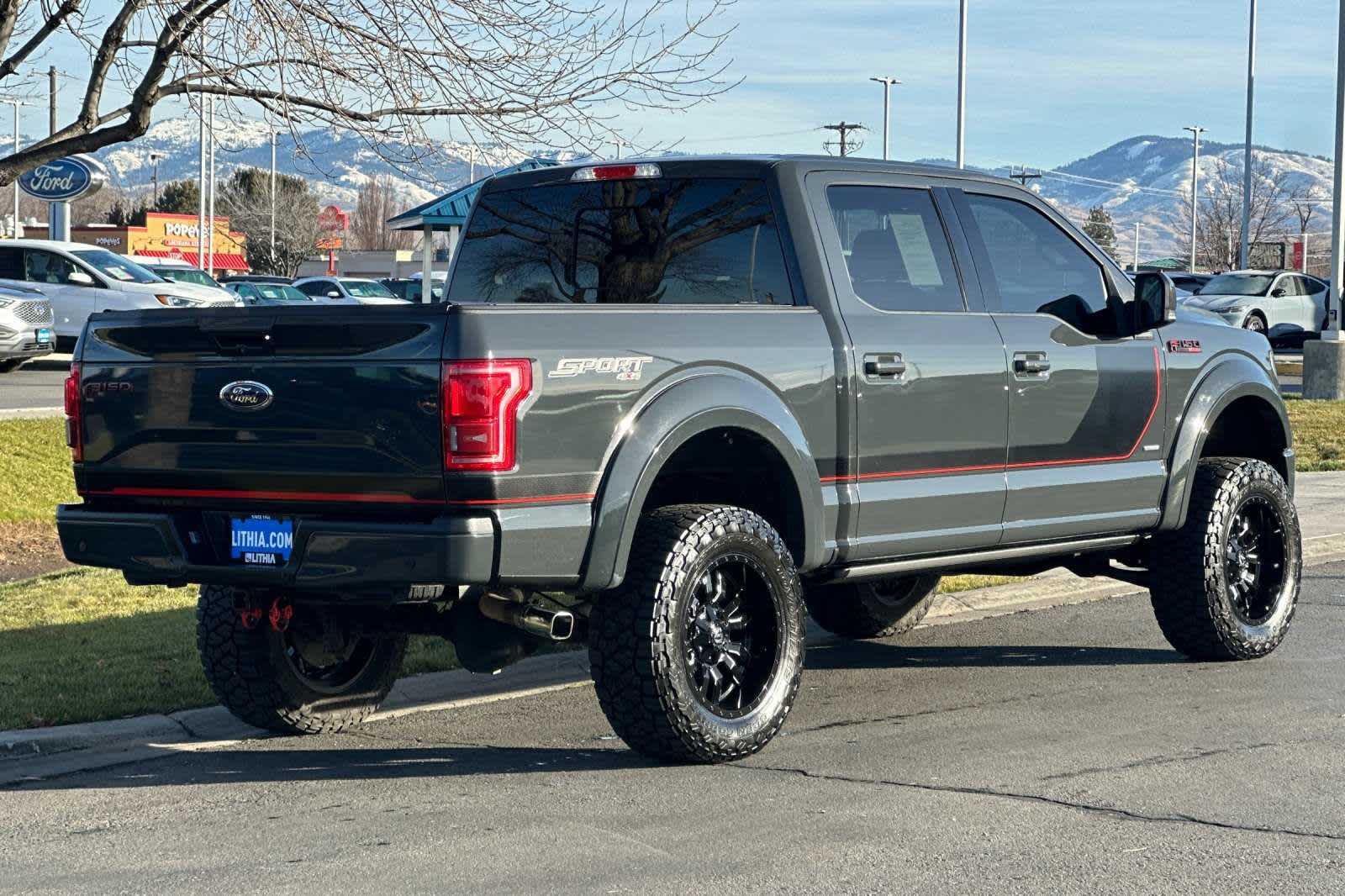 2017 Ford F-150 Lariat 4WD SuperCrew 5.5 Box 2