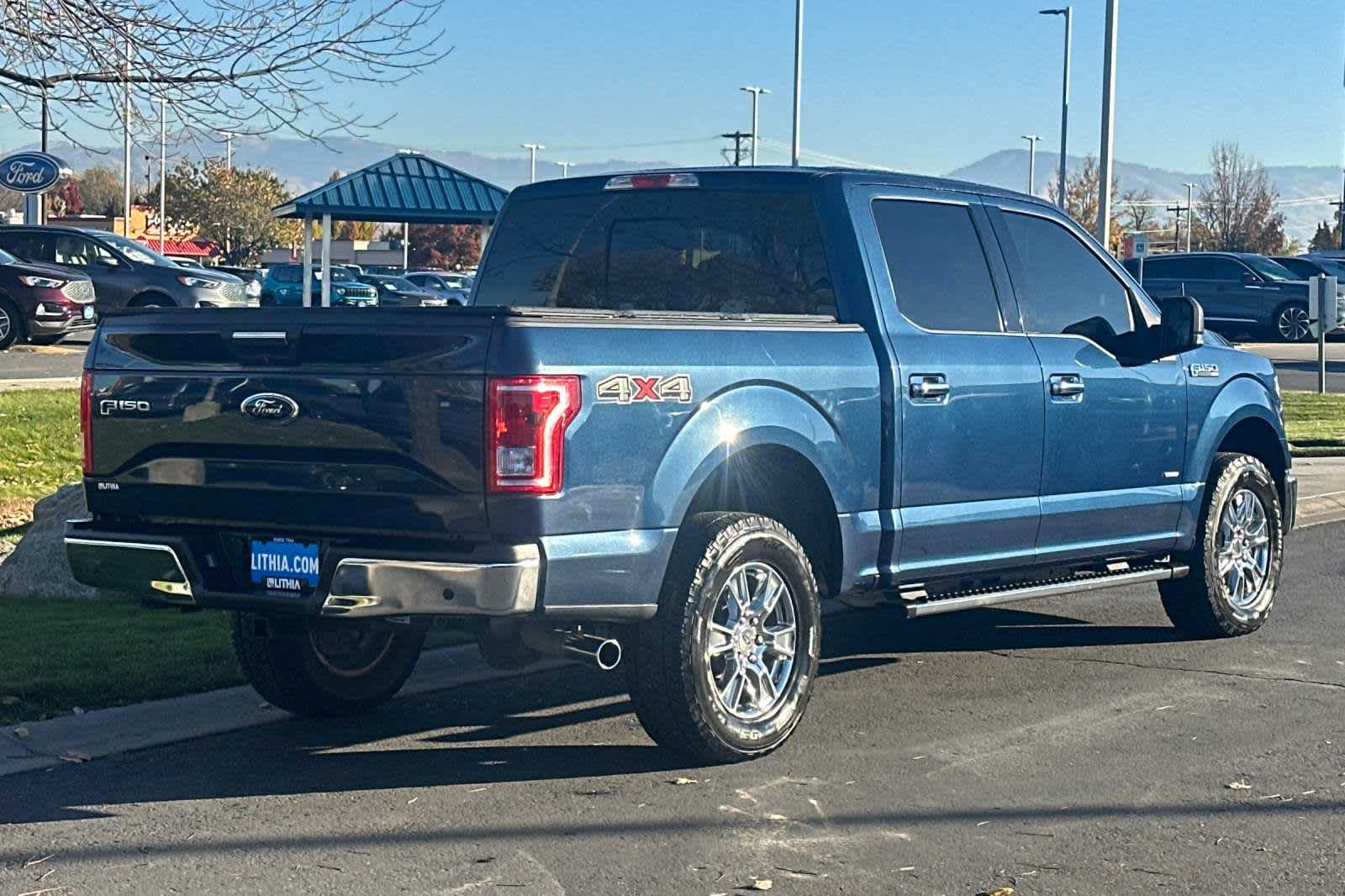 2017 Ford F-150 XLT 4WD SuperCrew 5.5 Box 2