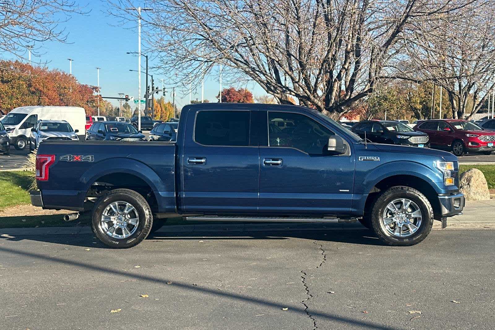 2017 Ford F-150 XLT 4WD SuperCrew 5.5 Box 8