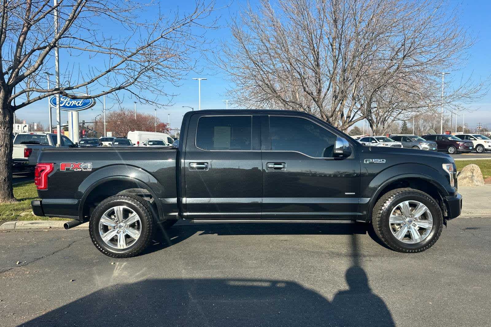 2015 Ford F-150 Platinum 4WD SuperCrew 145 8