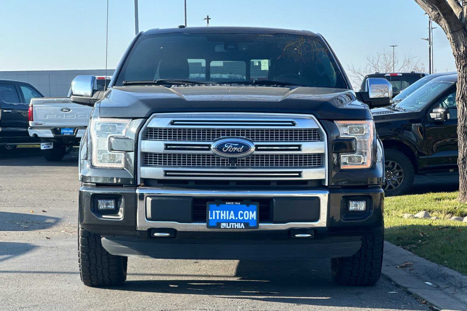 2015 Ford F-150 Platinum 4WD SuperCrew 145 10