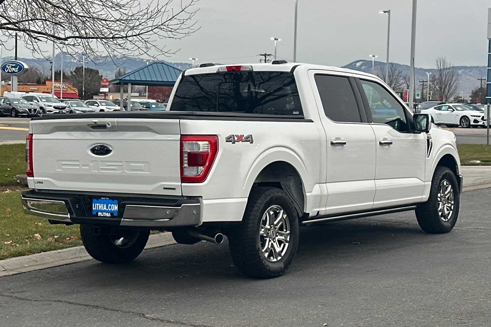 2022 Ford F-150 LARIAT 4WD SuperCrew 5.5 Box 2