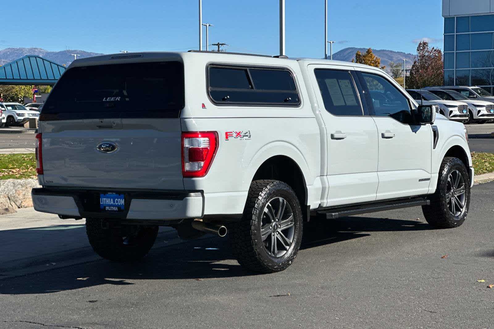 2023 Ford F-150 LARIAT 4WD SuperCrew 5.5 Box 4