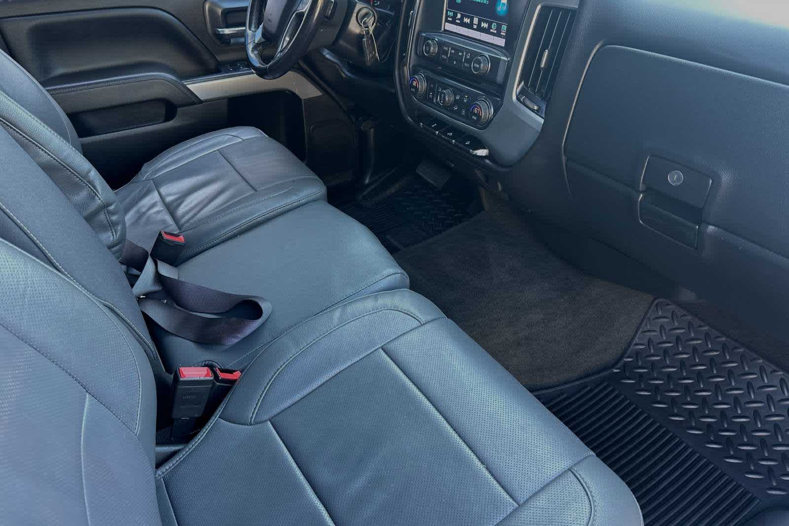 2017 Chevrolet Silverado 3500HD LT 4WD Crew Cab 153.7 15