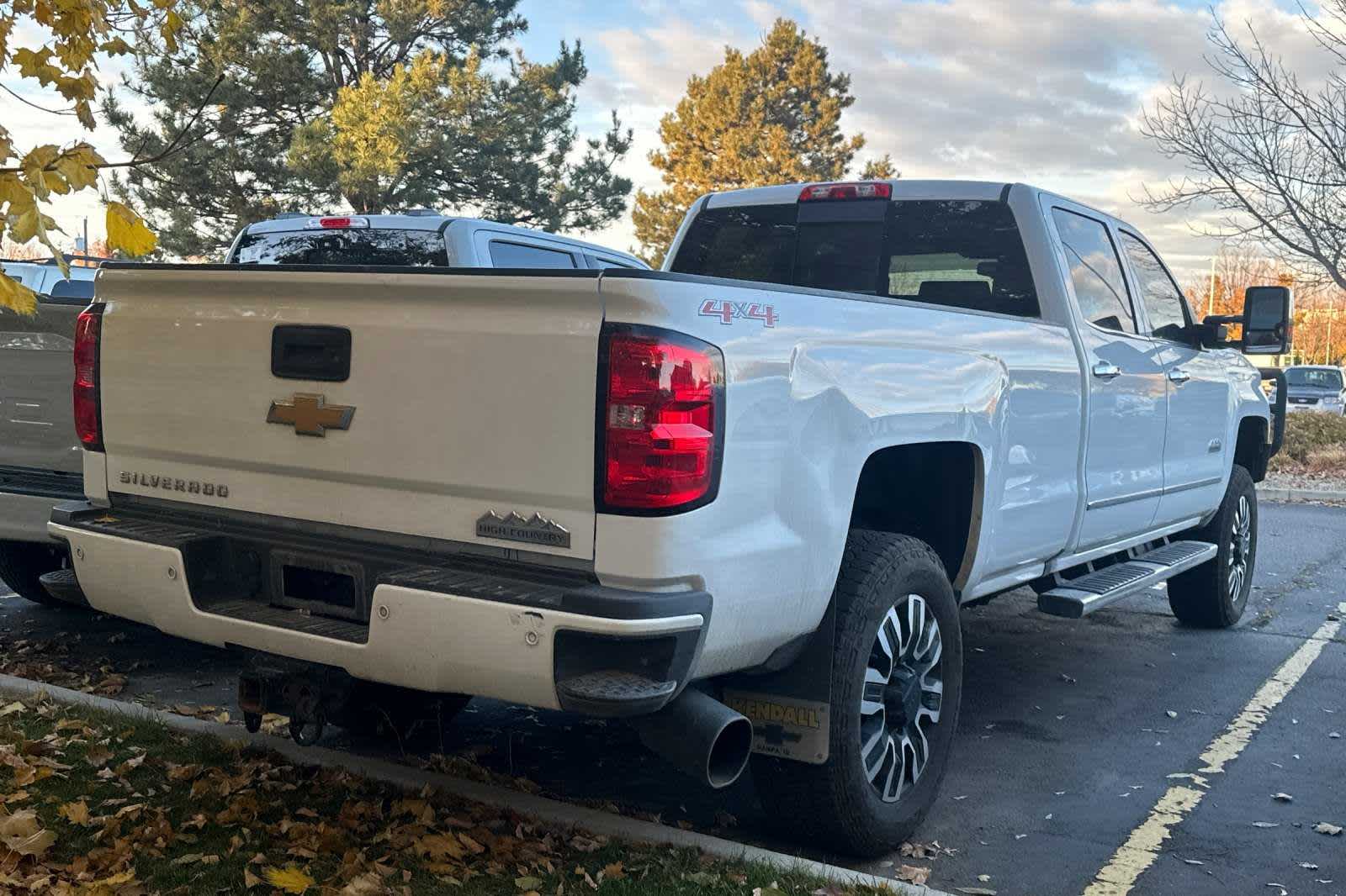 2017 Chevrolet Silverado 3500HD High Country 4WD Crew Cab 167.7 2