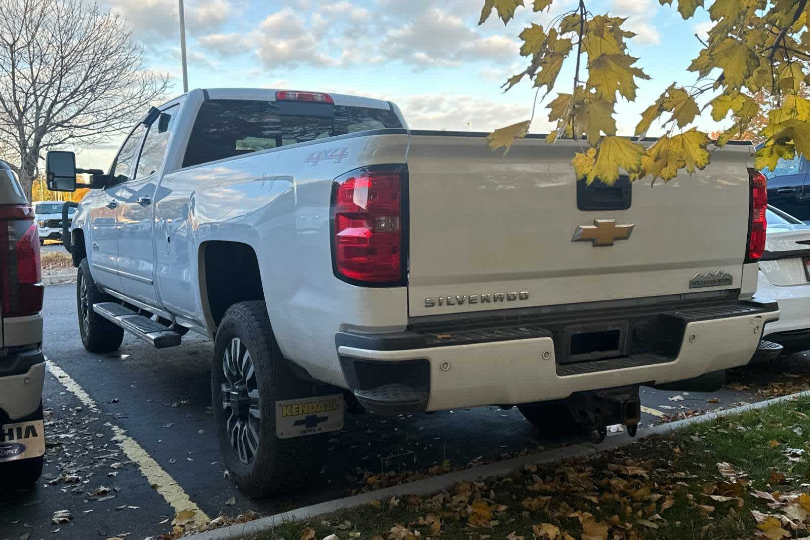 2017 Chevrolet Silverado 3500HD High Country 4WD Crew Cab 167.7 3