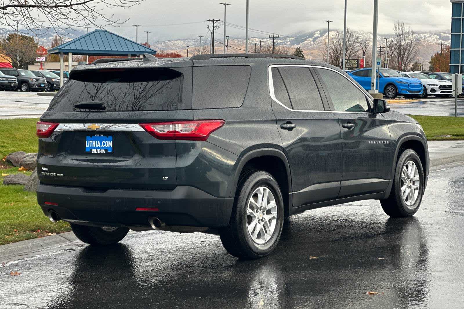 2019 Chevrolet Traverse LT Cloth 2