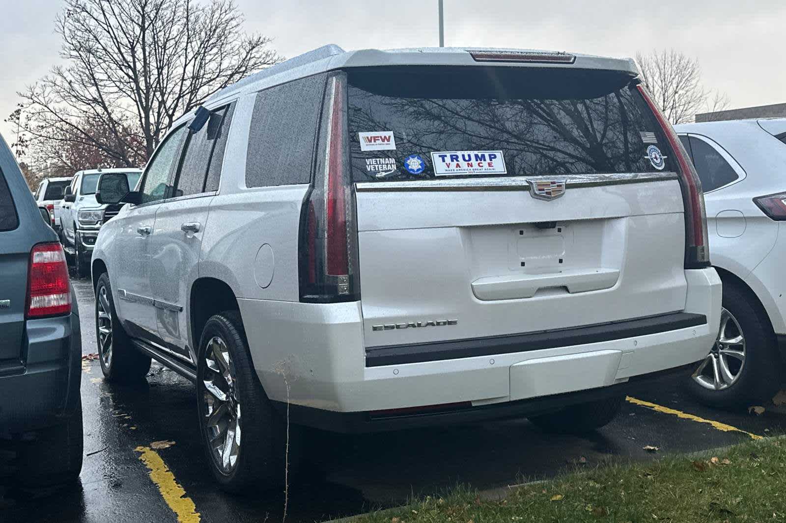 2019 Cadillac Escalade Premium Luxury 3