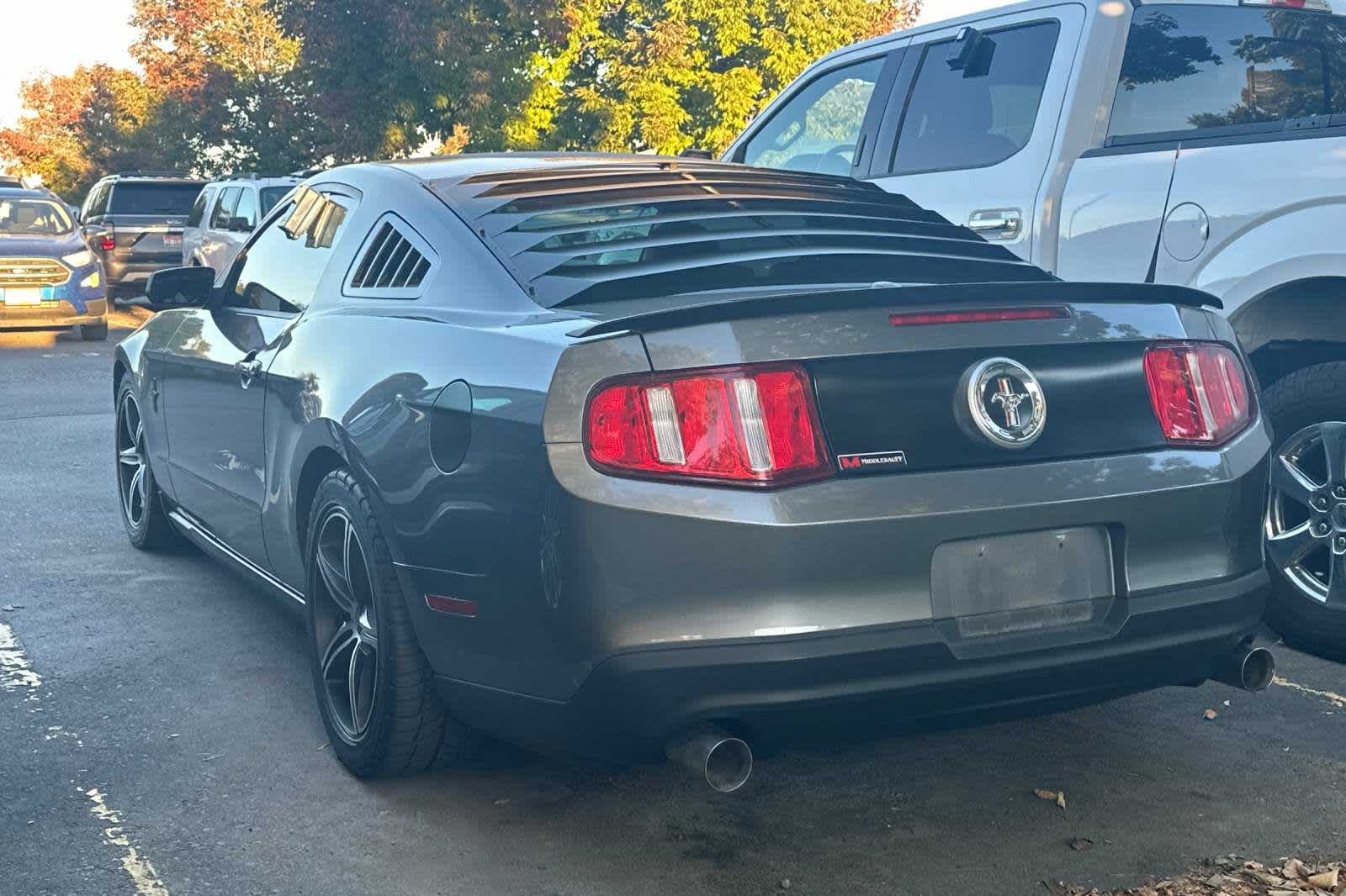 2010 Ford Mustang V6 3