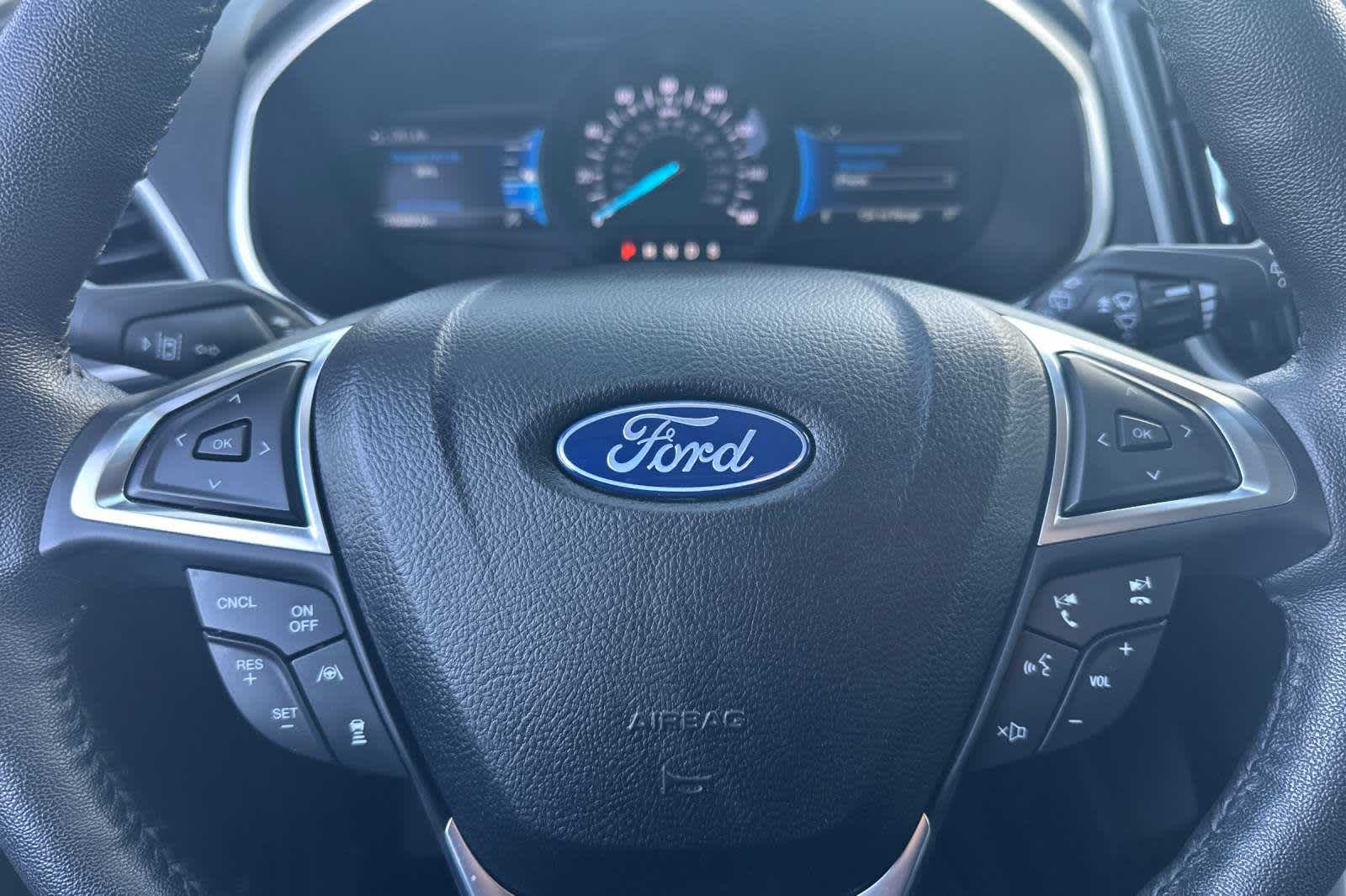 2021 Ford Edge SEL 24