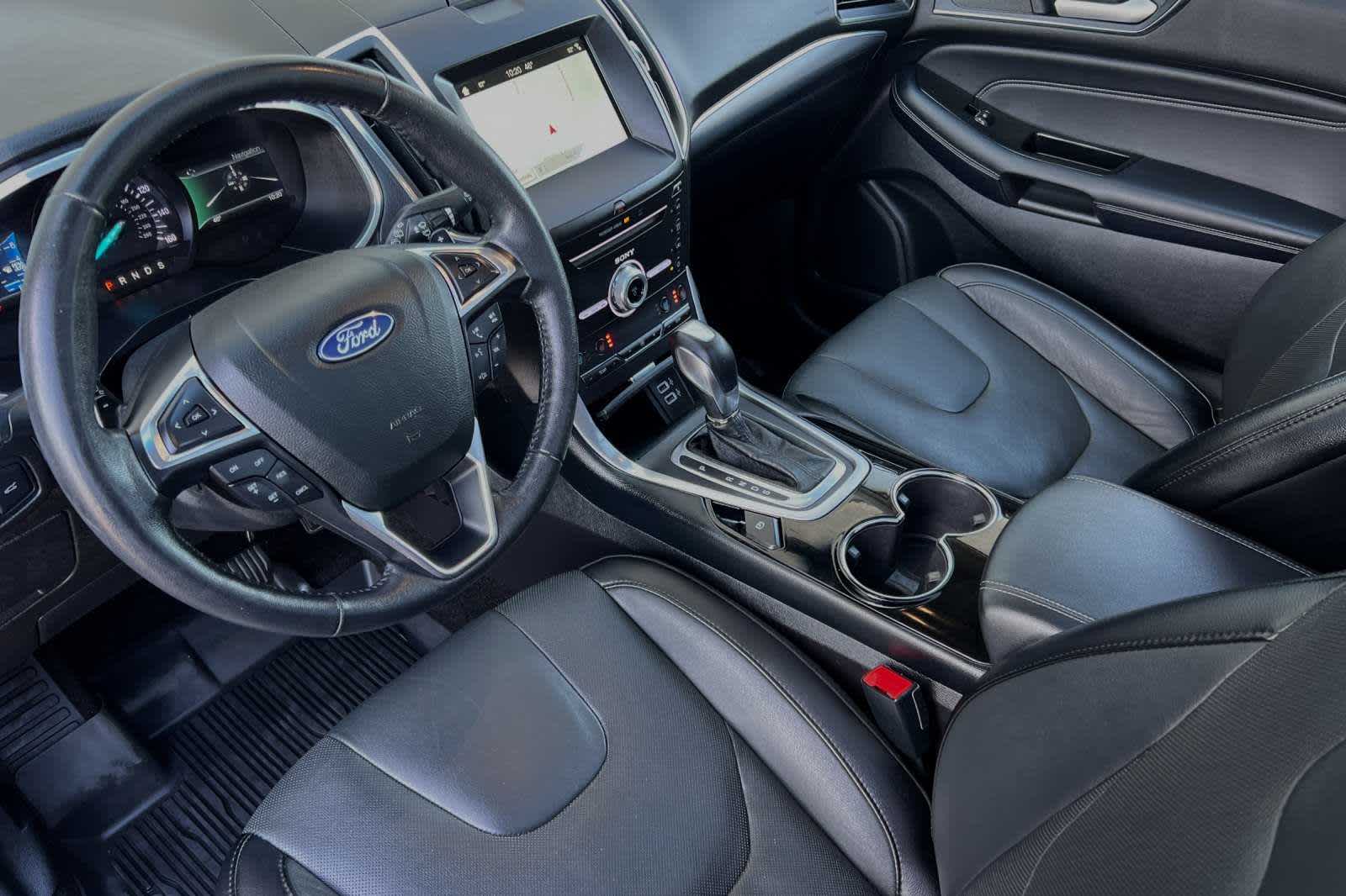 2018 Ford Edge Titanium 11