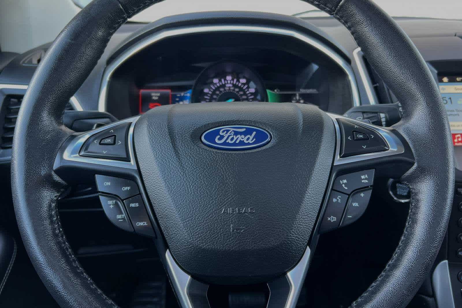 2018 Ford Edge Titanium 24