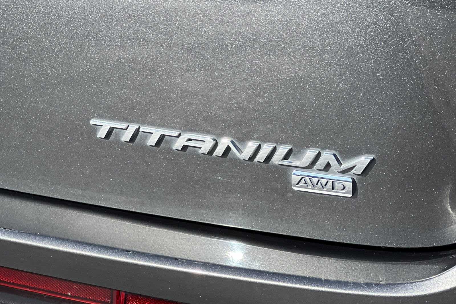 2018 Ford Edge Titanium 28