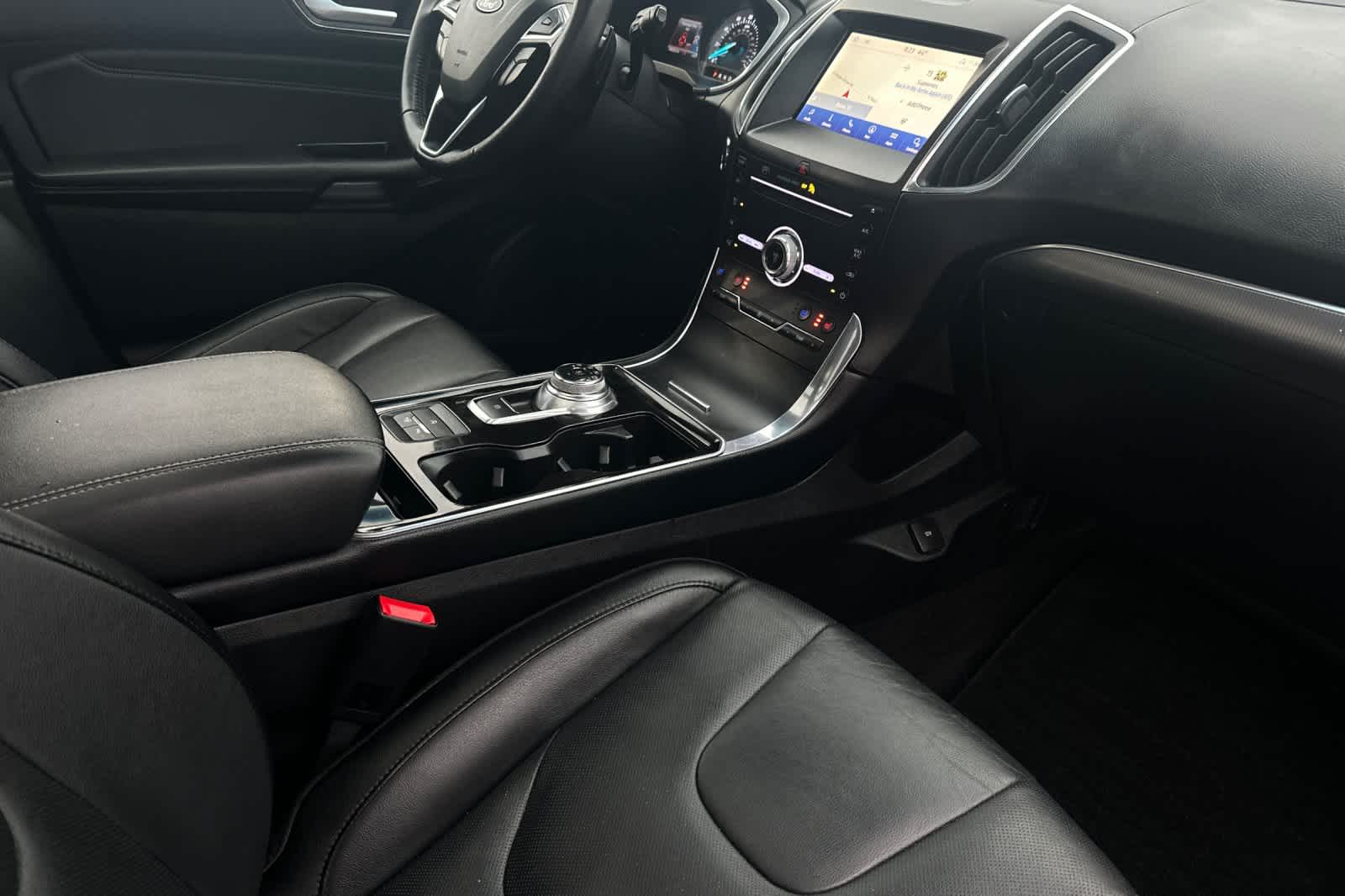 2019 Ford Edge Titanium 14