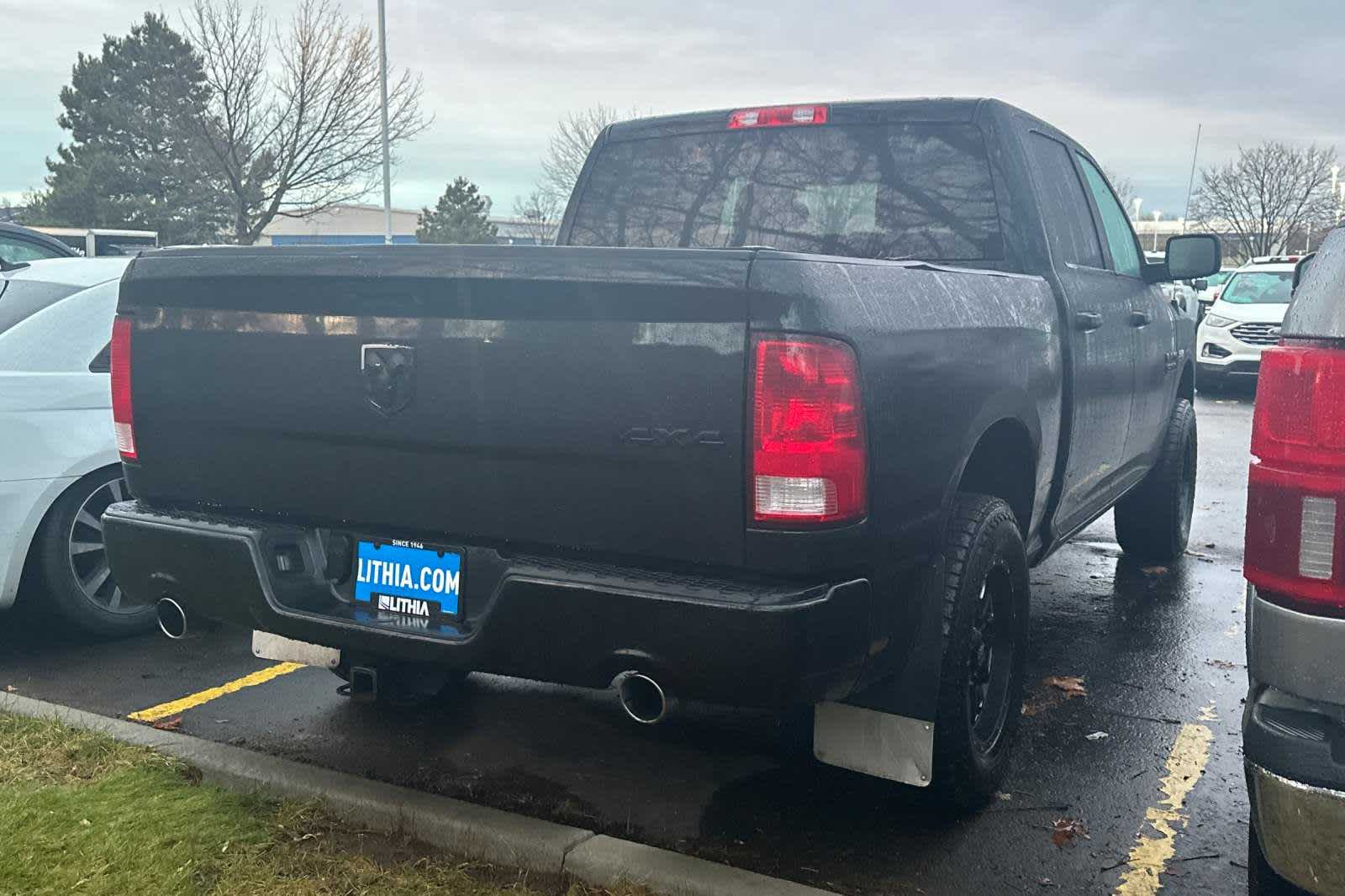 2017 Ram 1500 Express 4x4 Crew Cab 57 Box 2