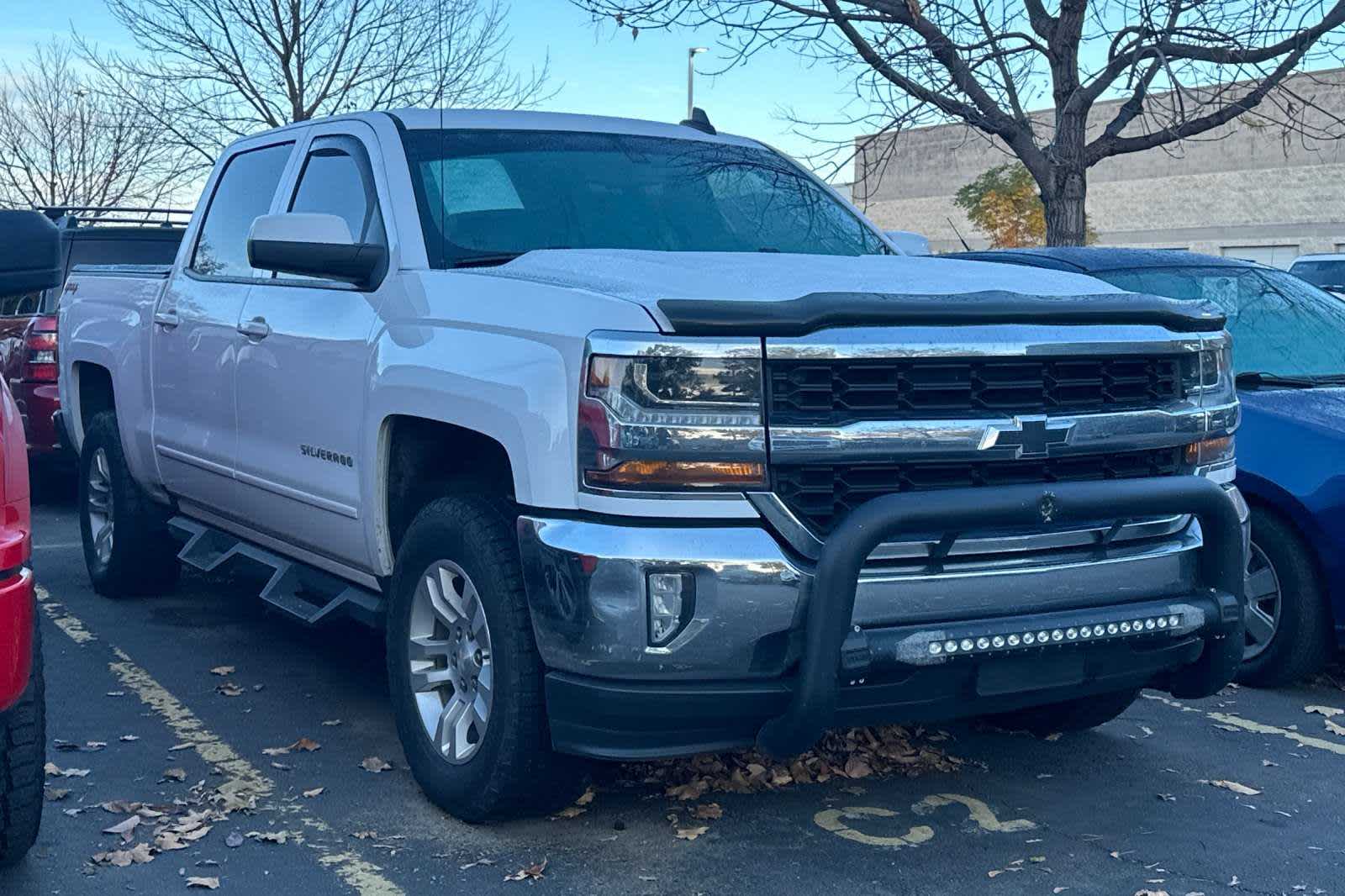 2017 Chevrolet Silverado 1500 LT 4WD Crew Cab 143.5 5