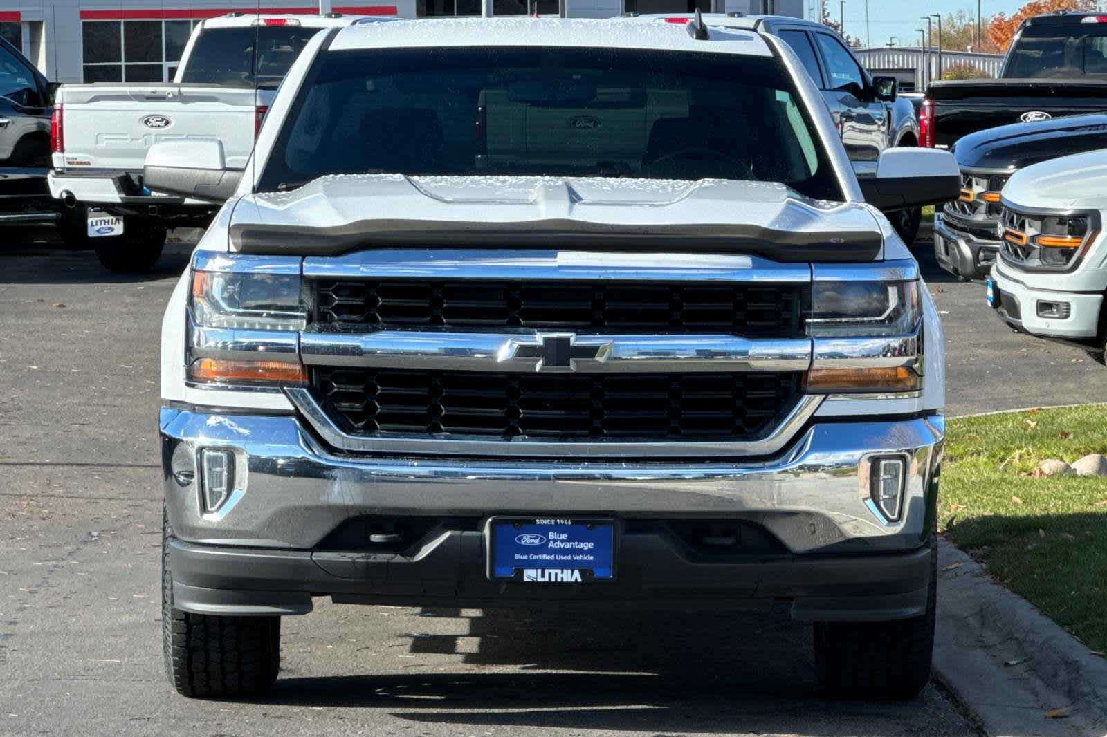 2017 Chevrolet Silverado 1500 LT 4WD Crew Cab 143.5 10