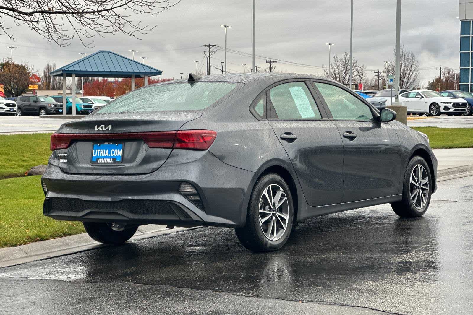 2022 Kia Forte LXS 2