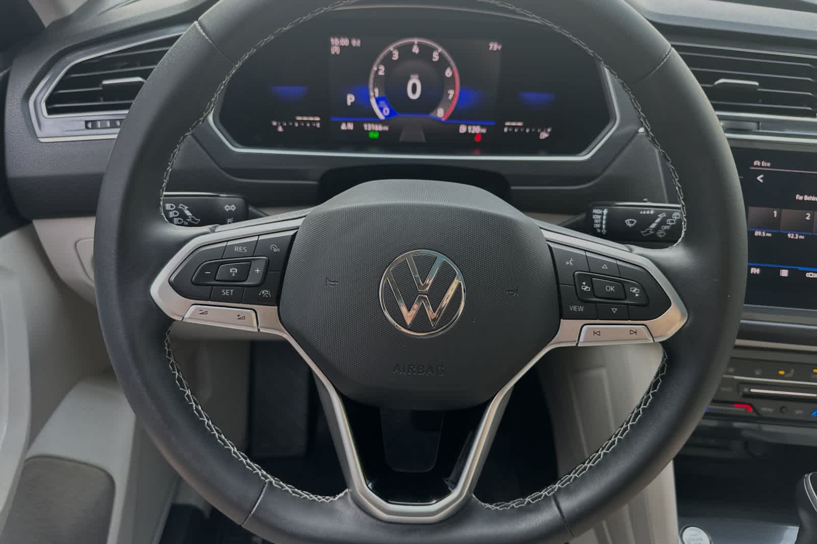 2022 Volkswagen Tiguan SE 23