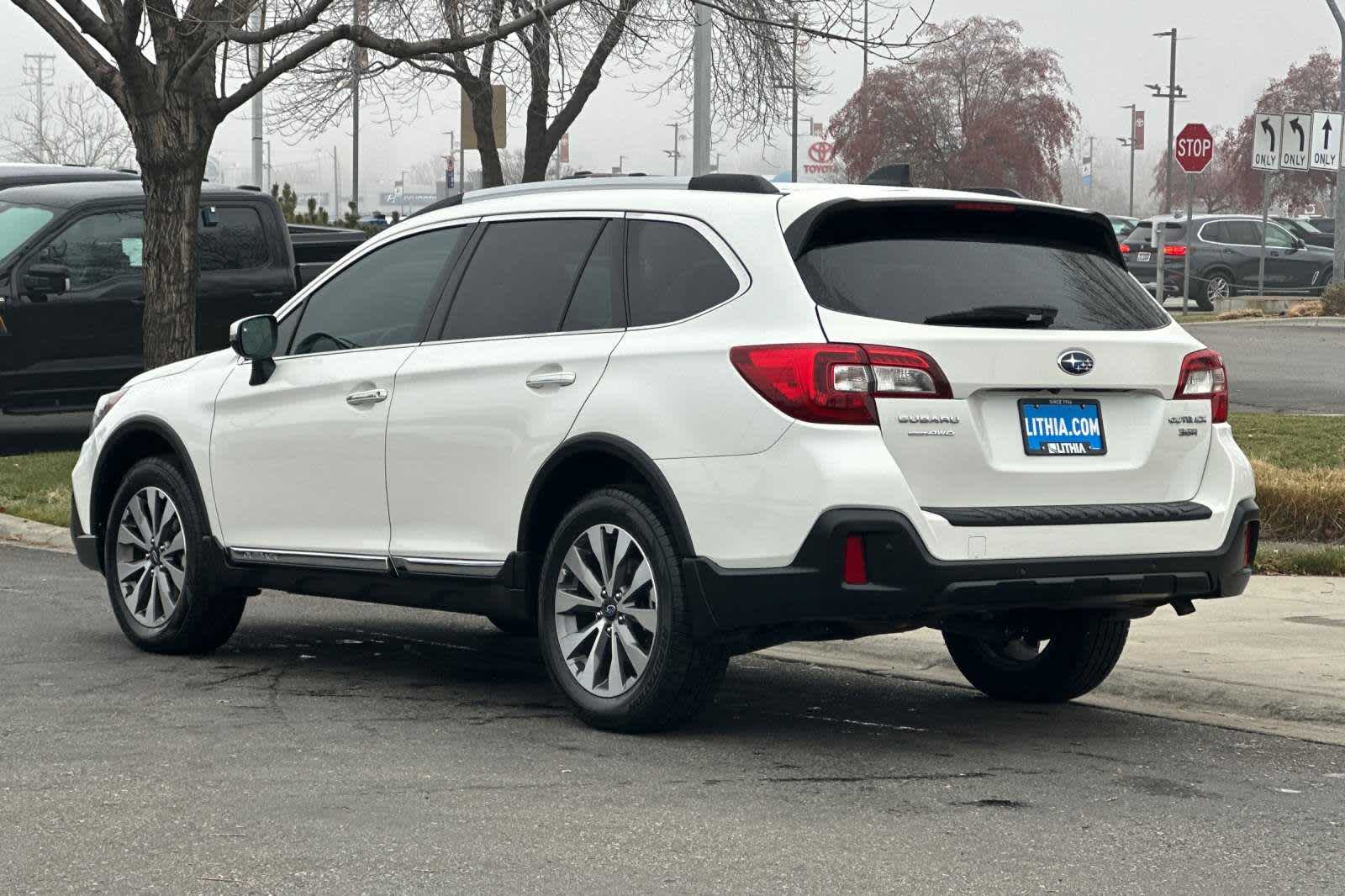 2018 Subaru Outback Touring 6