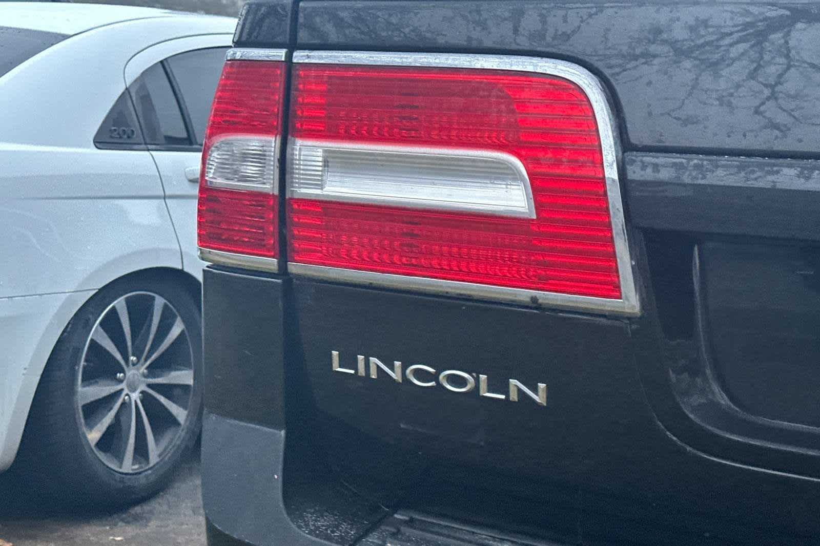 2012 Lincoln Navigator L  8