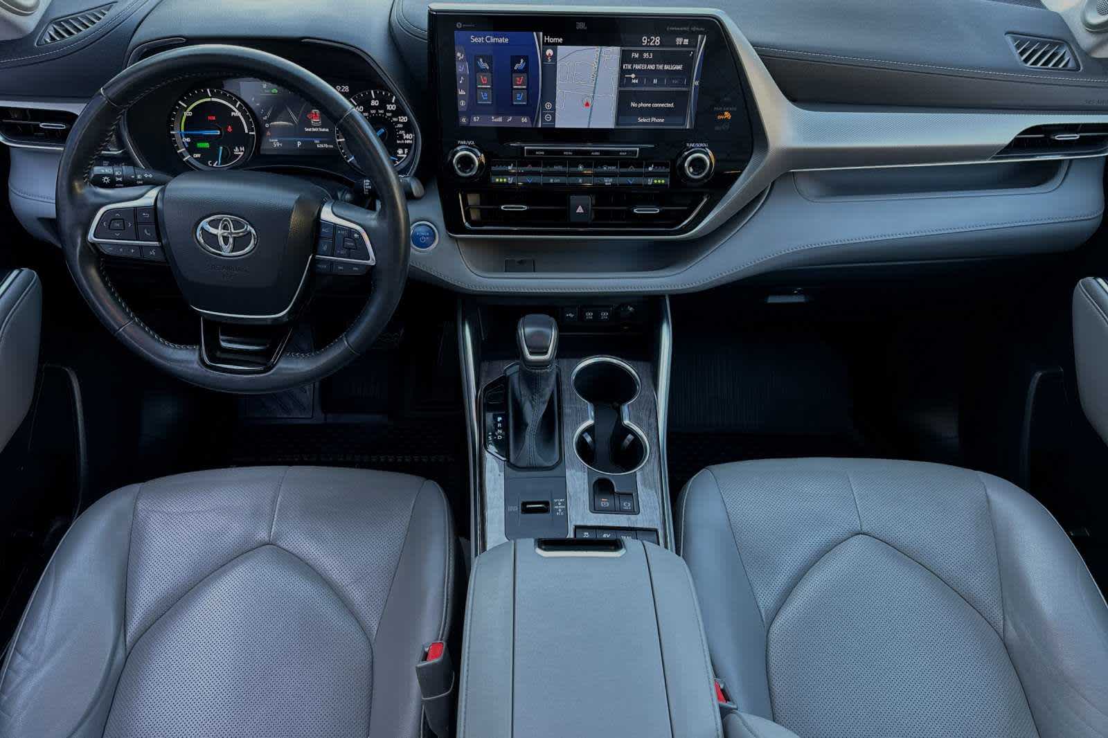 2021 Toyota Highlander Hybrid Platinum 3