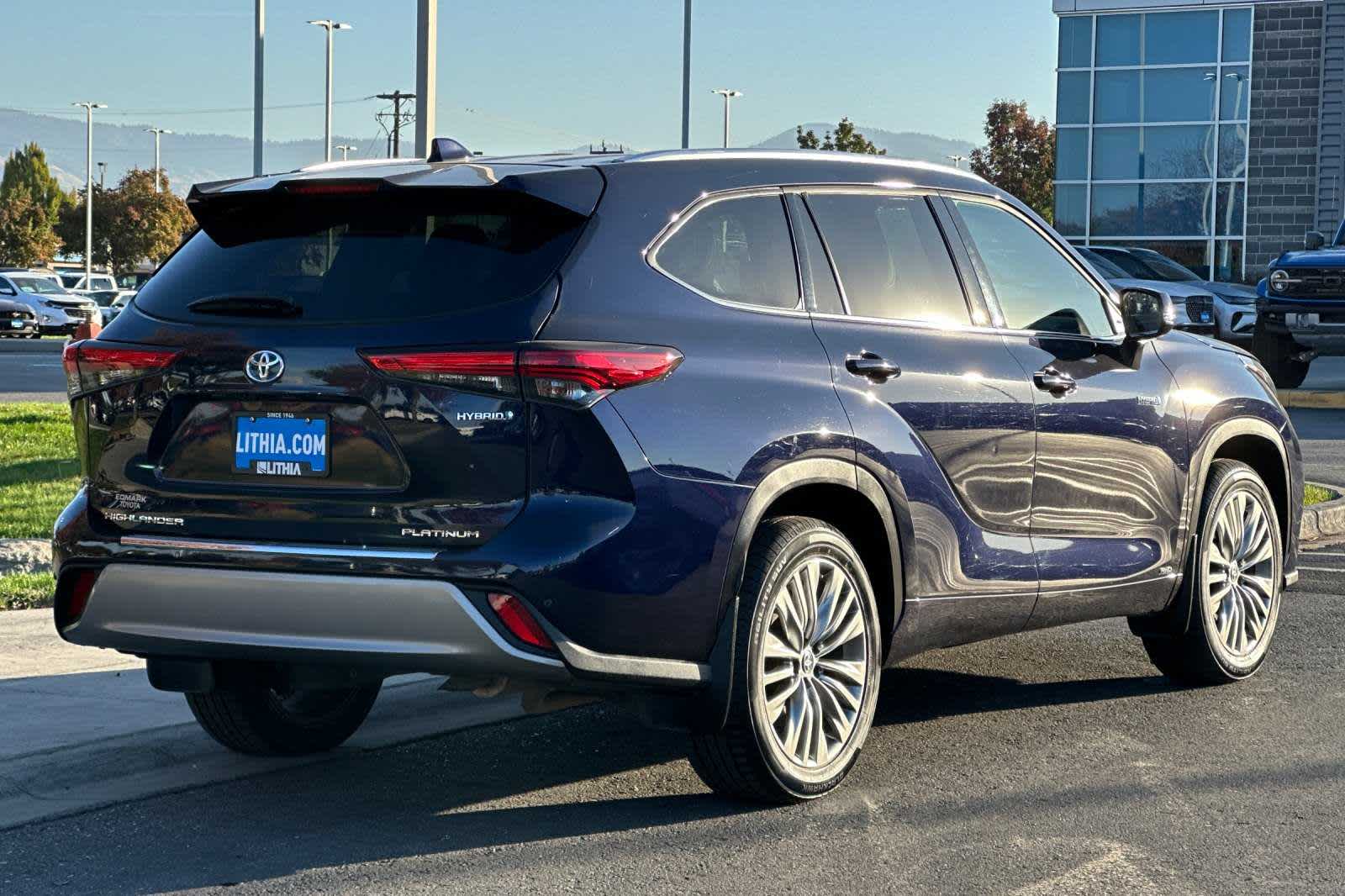 2021 Toyota Highlander Hybrid Platinum 2