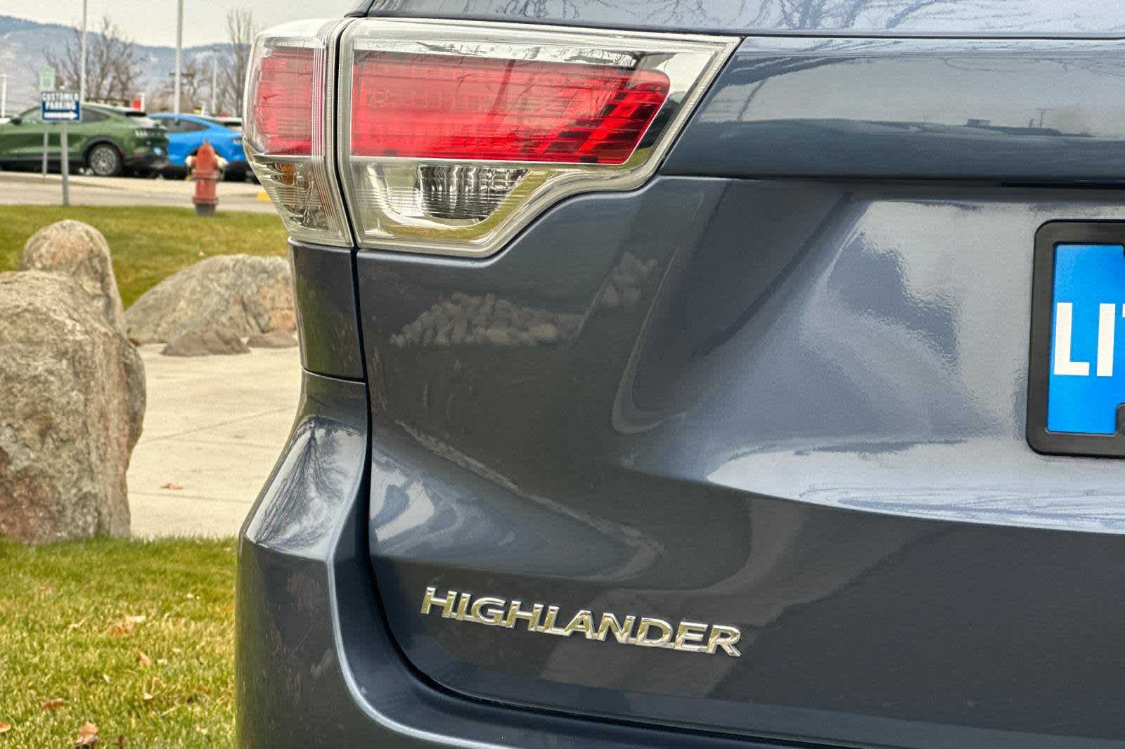 2016 Toyota Highlander Limited 28