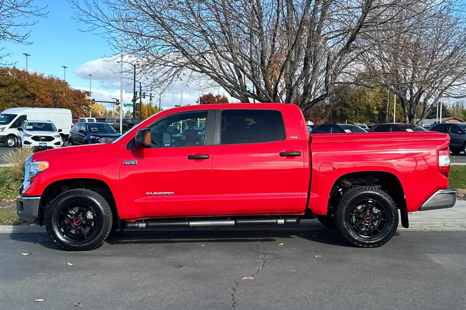 2015 Toyota Tundra SR5 CrewMax 5.7L V8 6-Spd AT 5