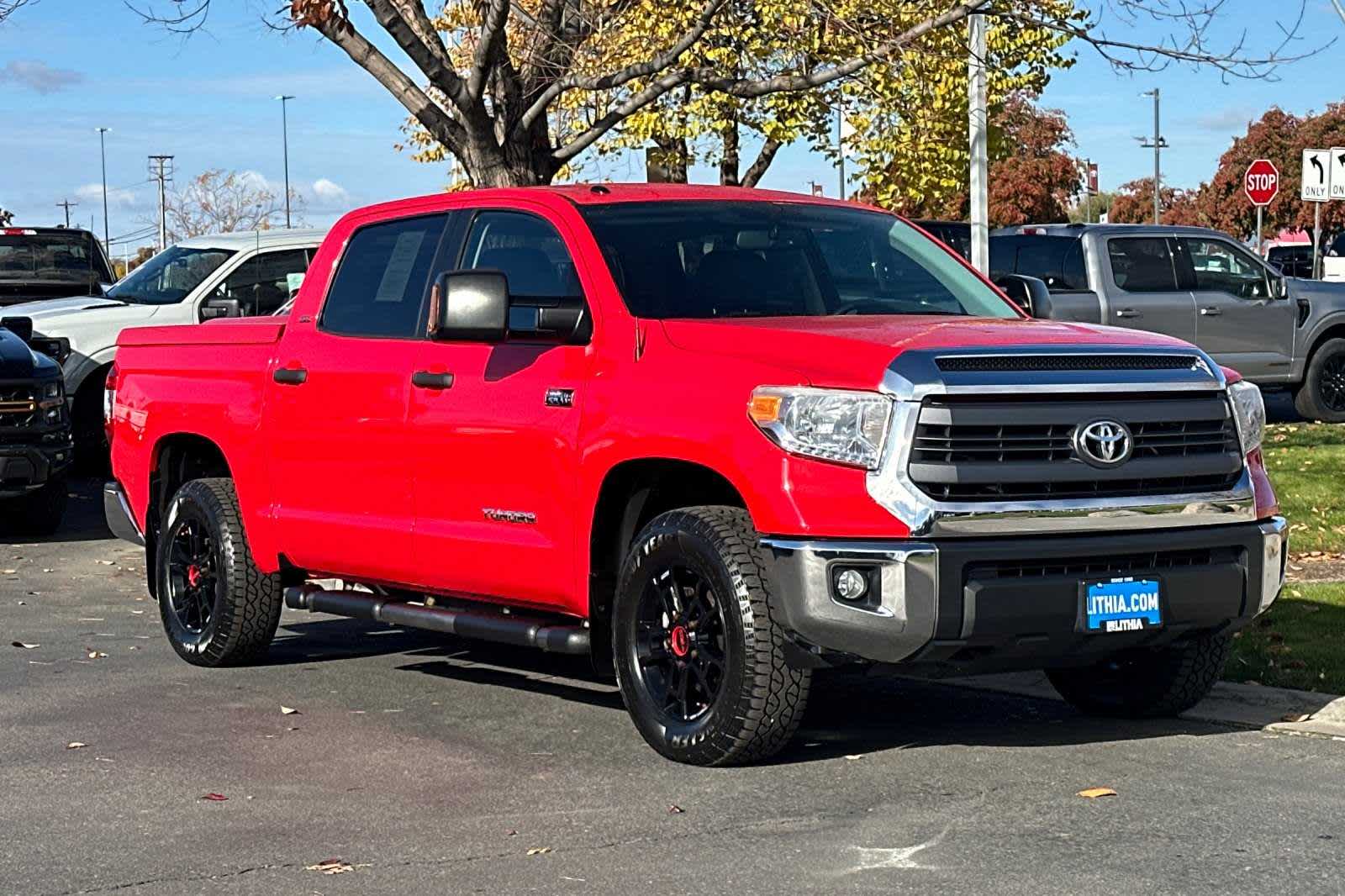 2015 Toyota Tundra SR5 CrewMax 5.7L V8 6-Spd AT 9