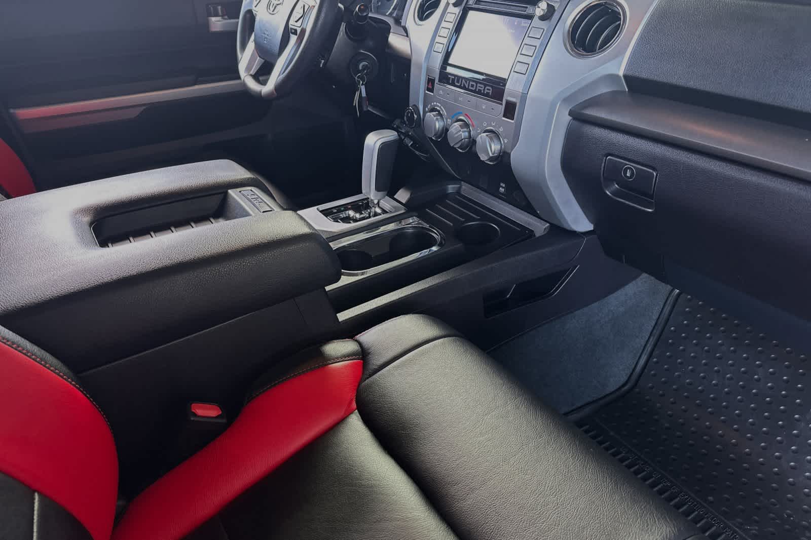 2015 Toyota Tundra SR5 CrewMax 5.7L V8 6-Spd AT 15