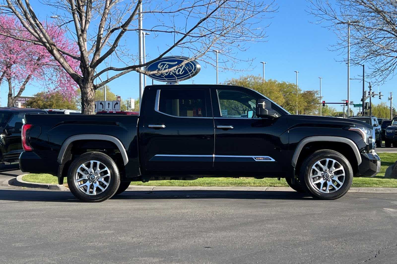 2023 Toyota Tundra 1794 Edition CrewMax 5.5 Bed 8